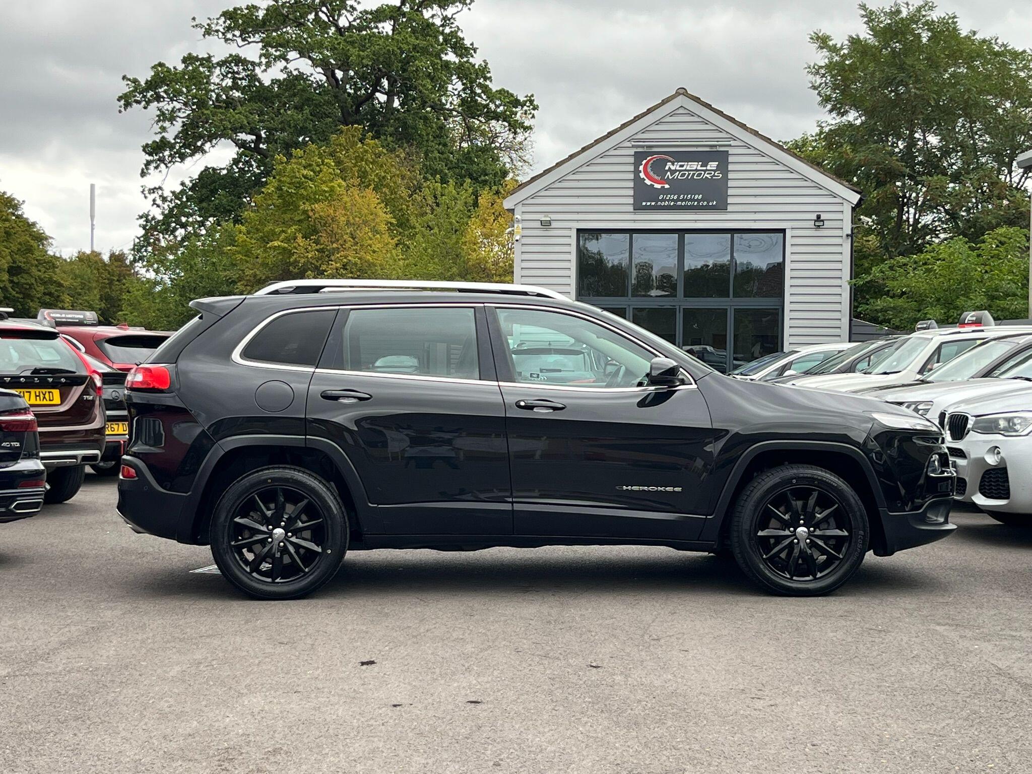 Jeep Cherokee view 7