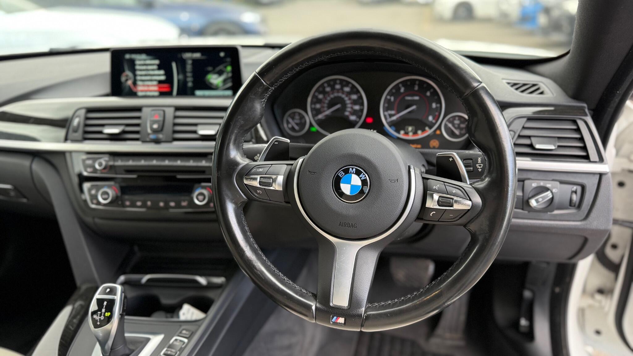 BMW 4 Series view 22