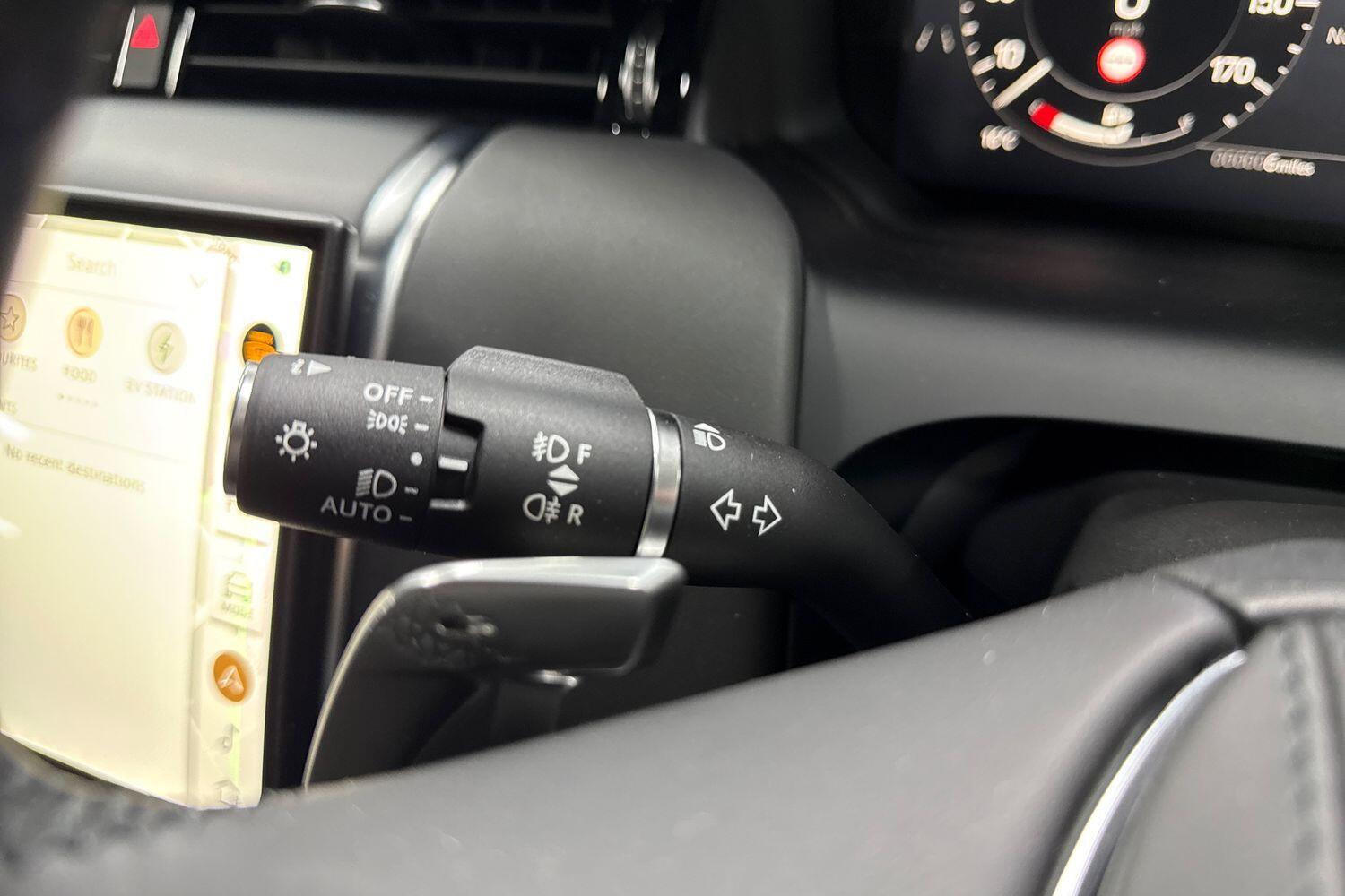 Land Rover Discovery Sport view 26