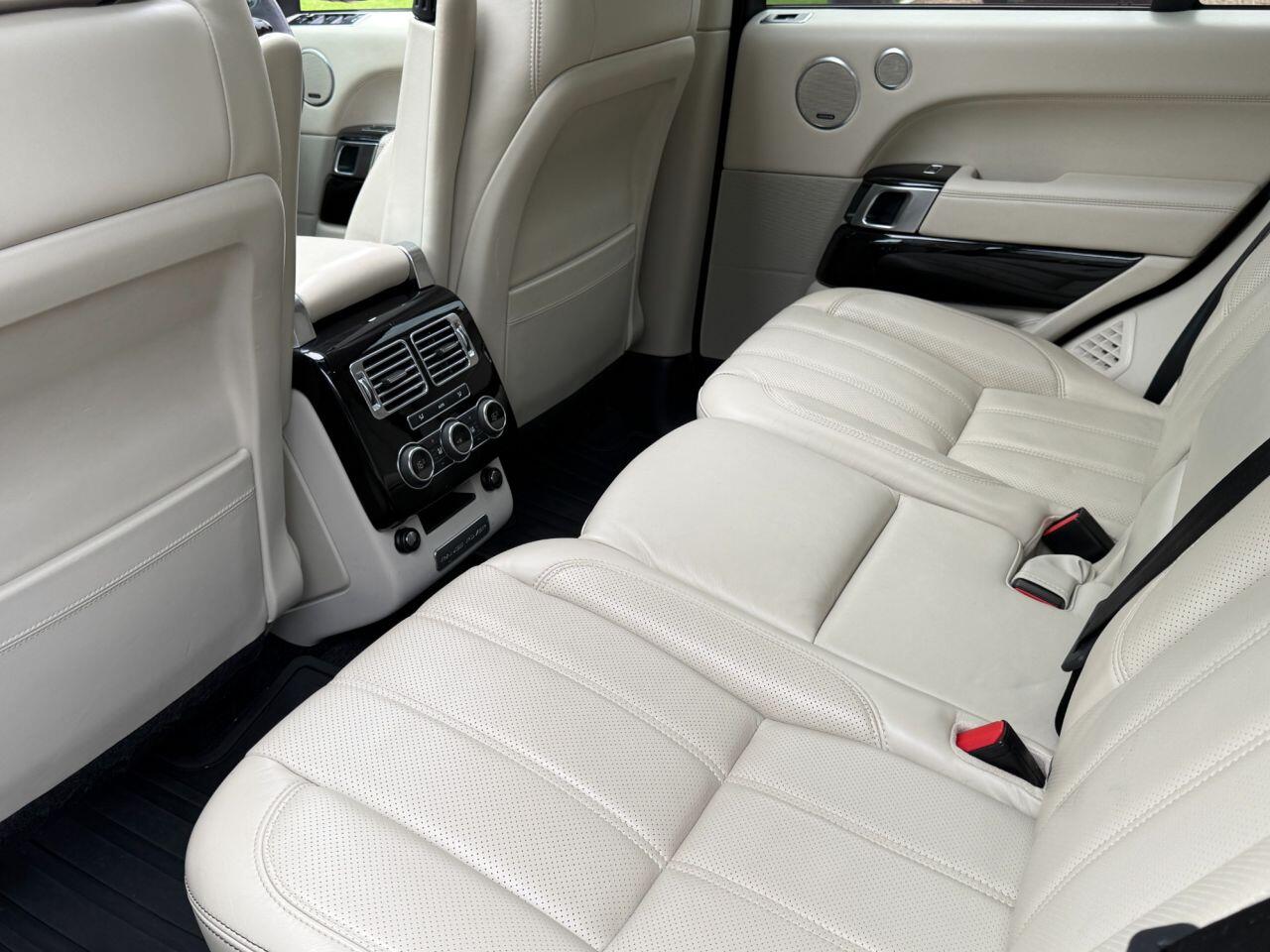 Land Rover Range Rover view 22
