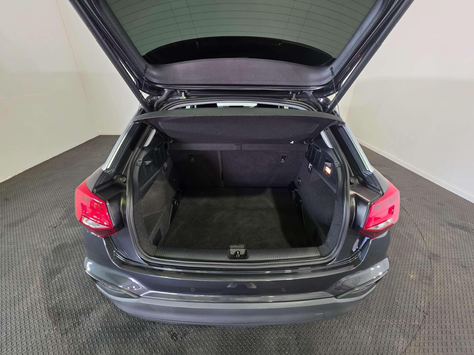 Audi Q2 view 45
