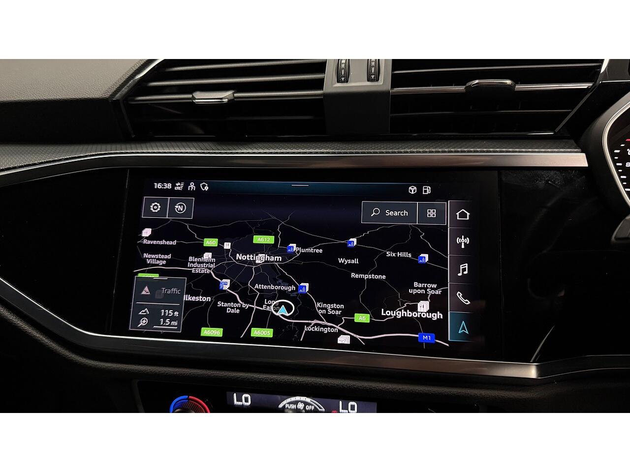 Audi Q3 view 25