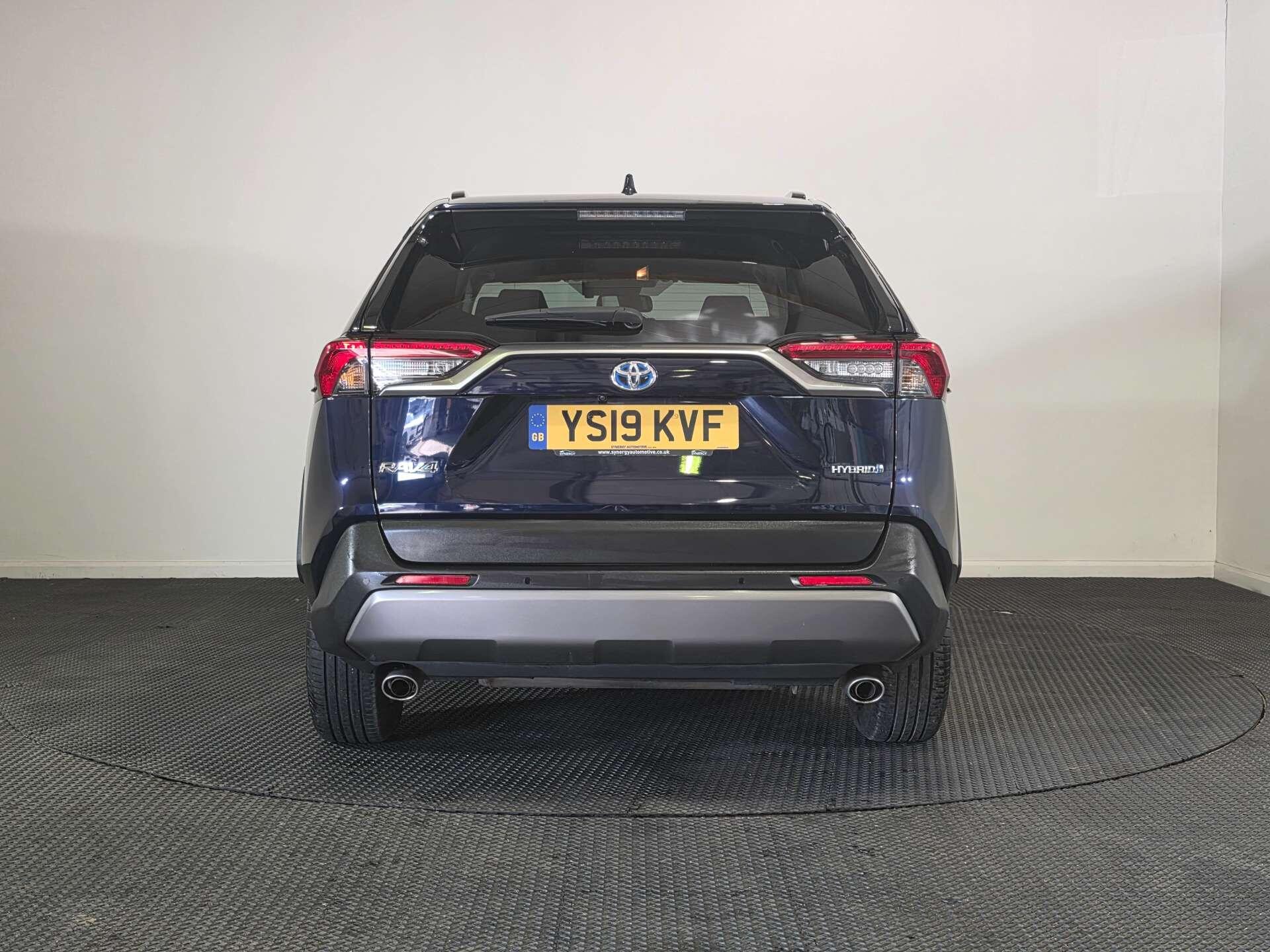 Toyota Rav4 view 6
