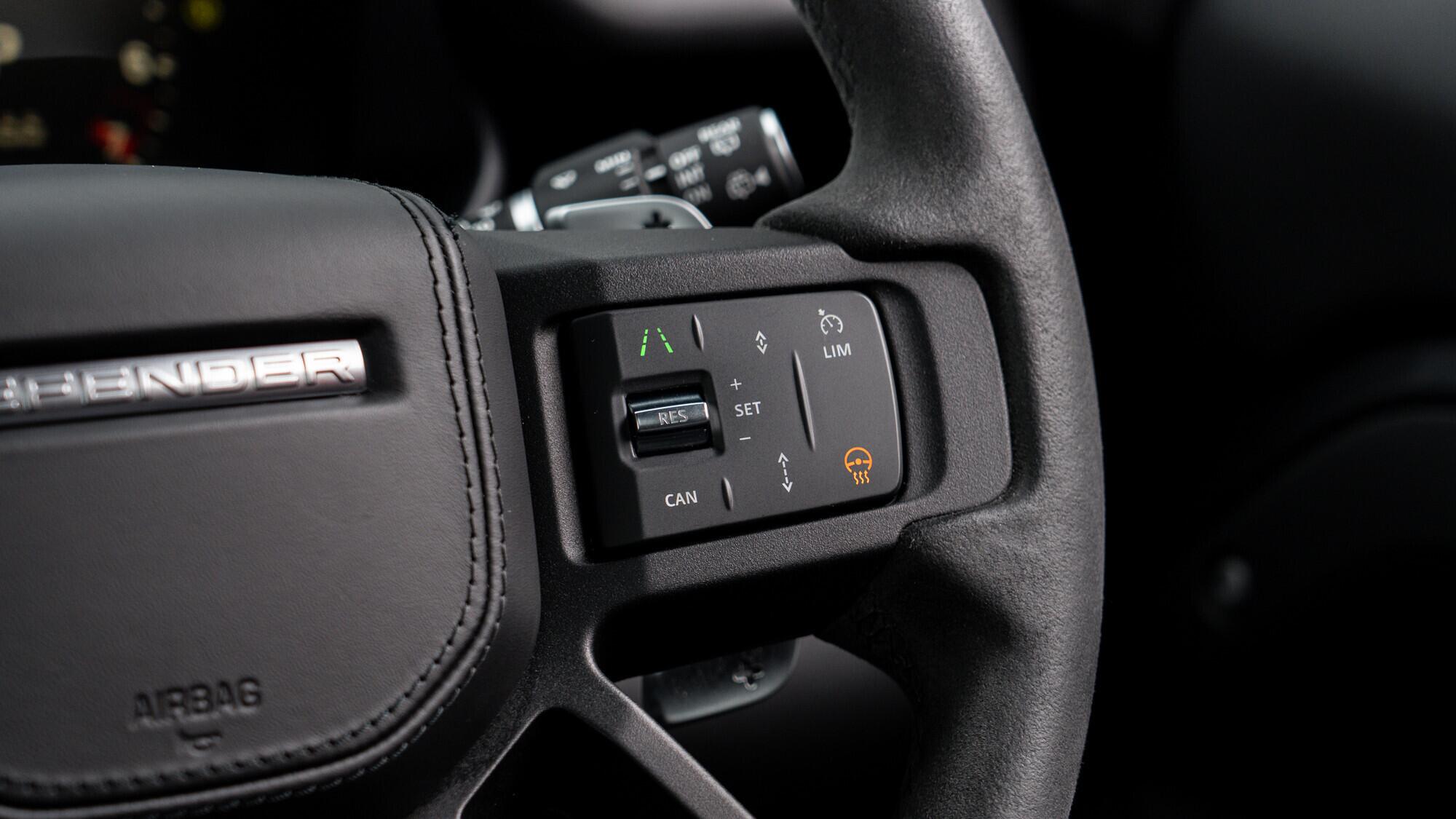 Land Rover Defender view 25