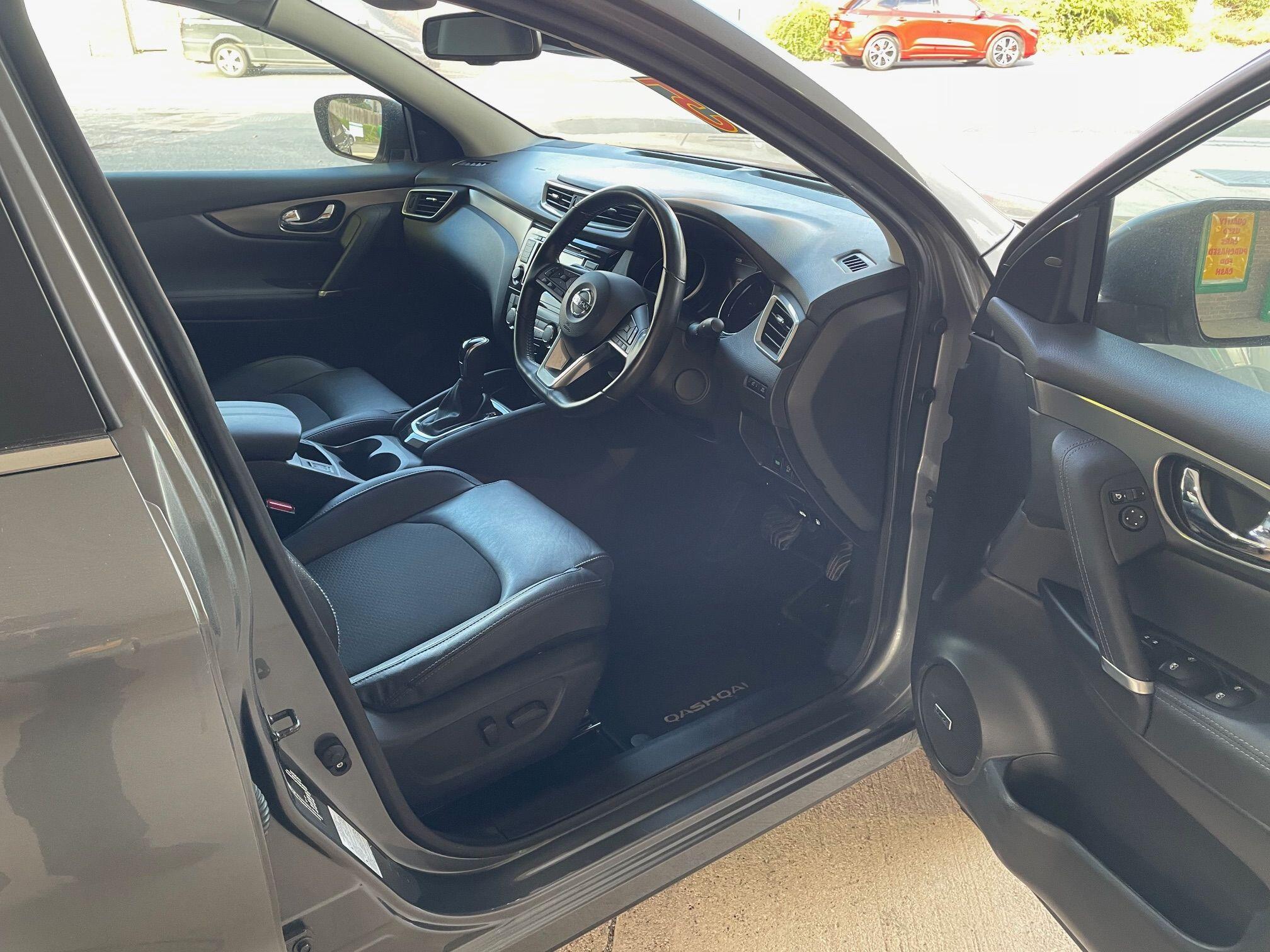 2018 Nissan Qashqai 1.3 DIG-T Tekna DCT Auto Euro 6 (s/s) 5dr • 33,000 miles image 10