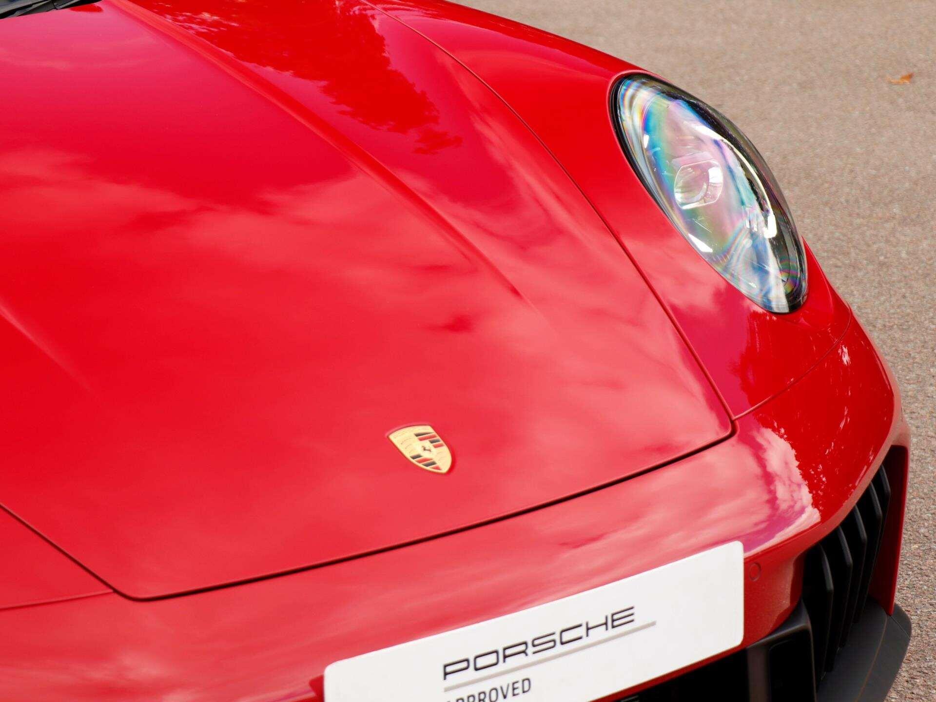 Porsche 911 view 36