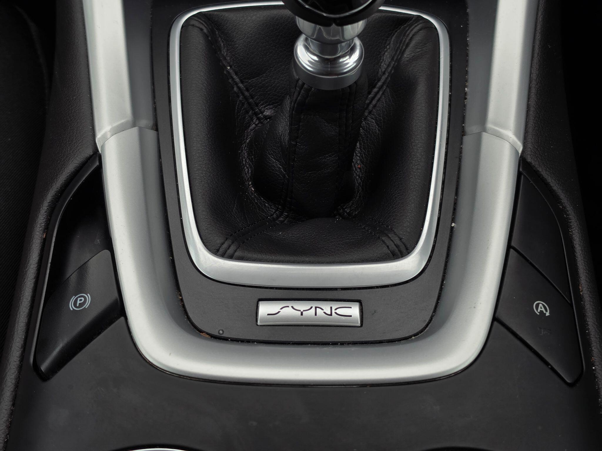 Ford Mondeo view 20