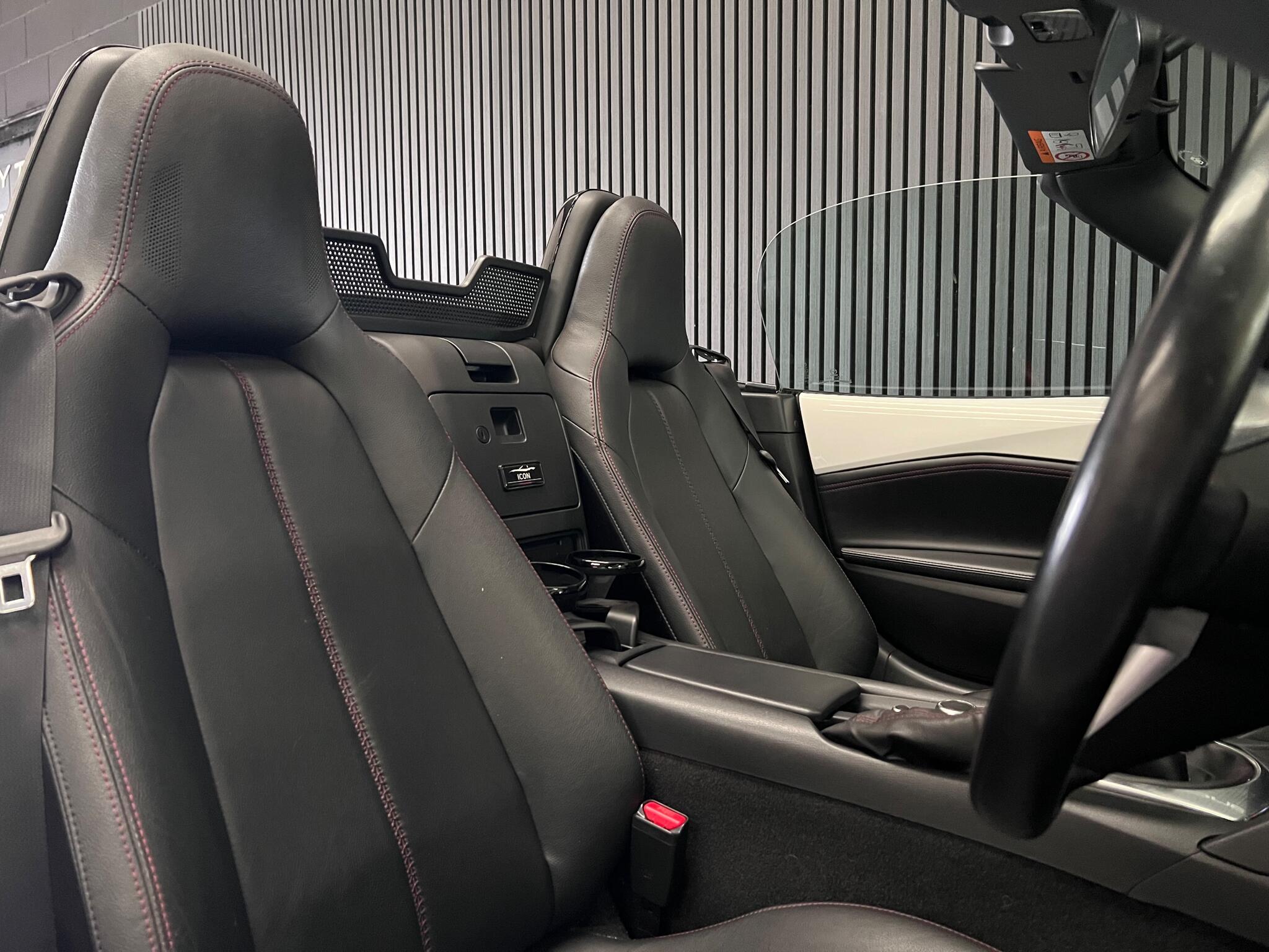 Mazda MX-5 view 11
