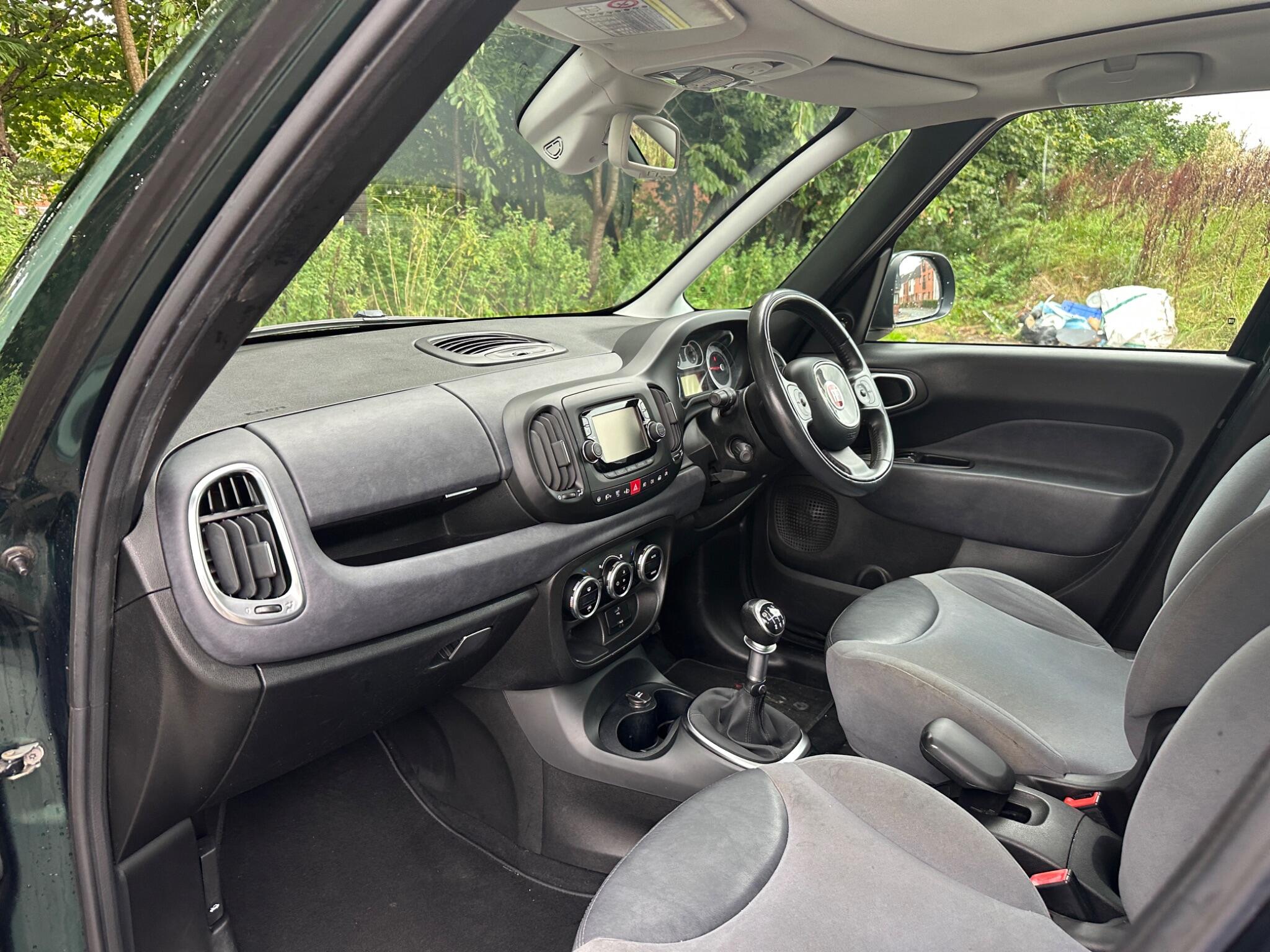 Fiat 500L view 23