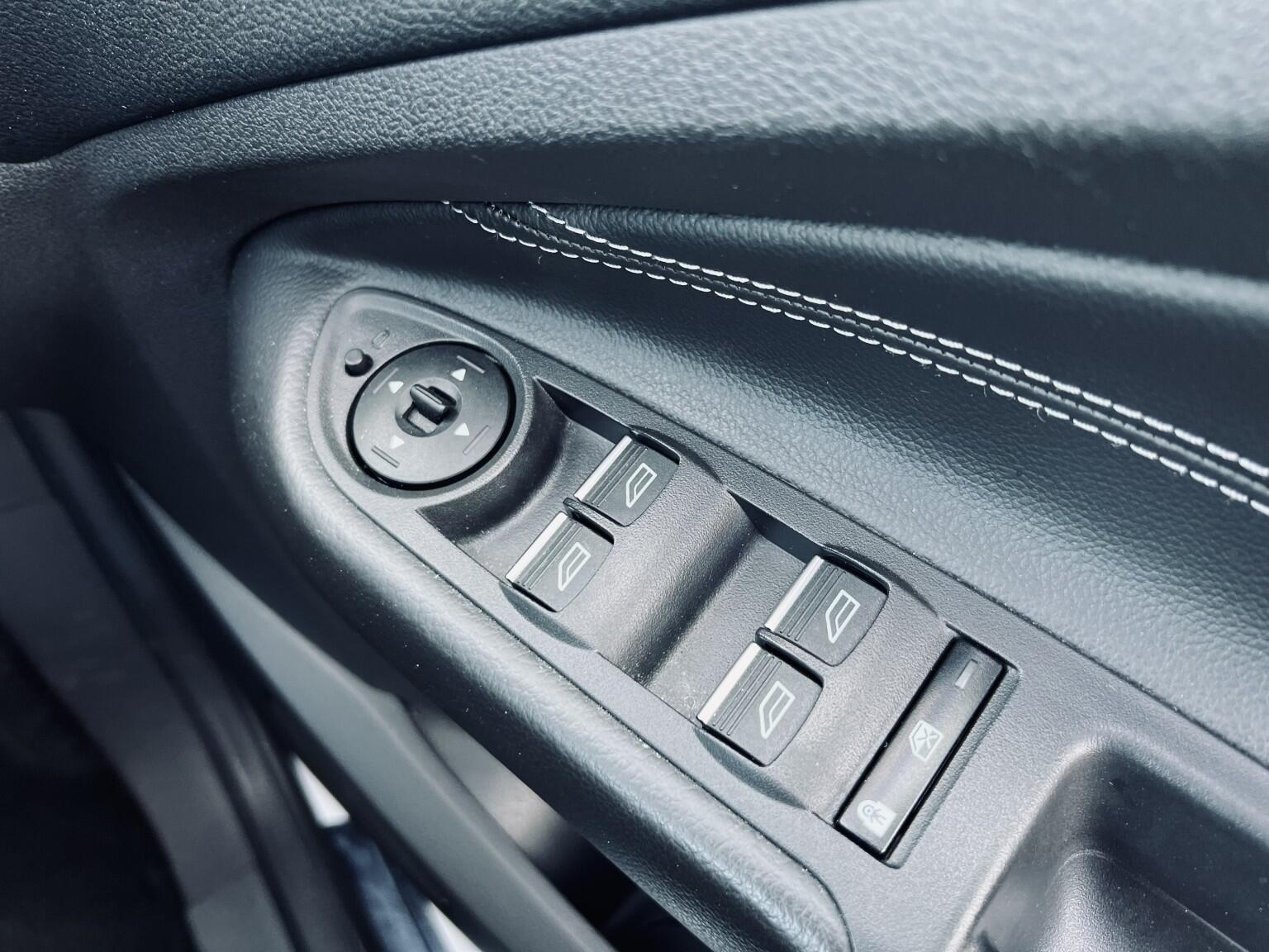 Ford C-Max view 33
