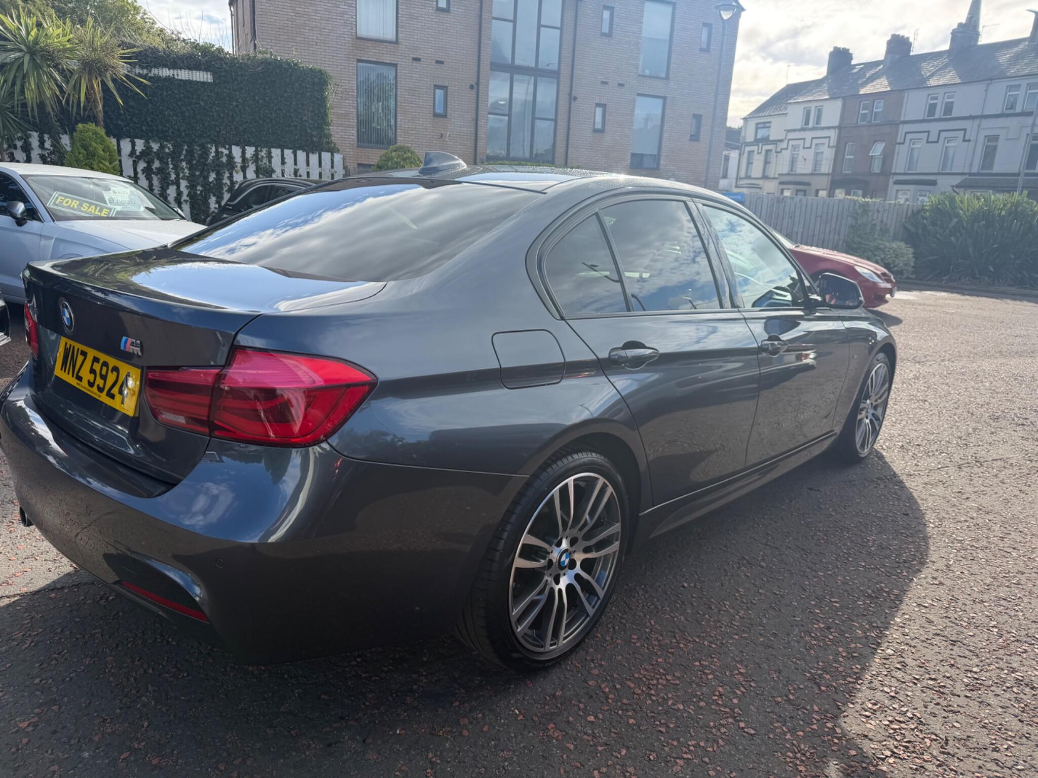 BMW 3 Series view 7
