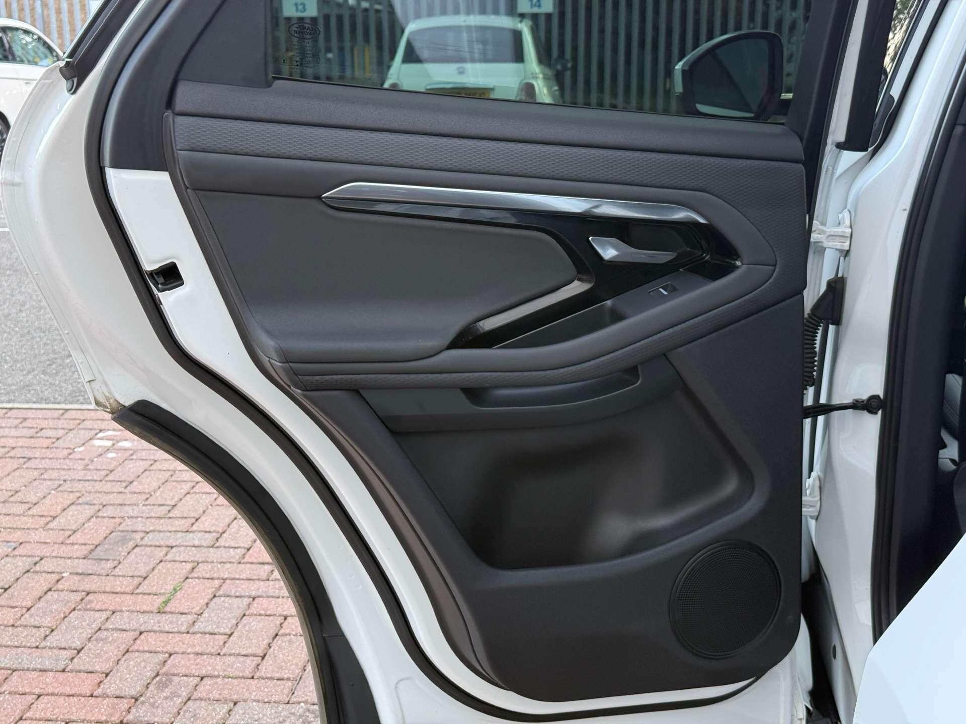 Land Rover Range Rover Evoque view 28