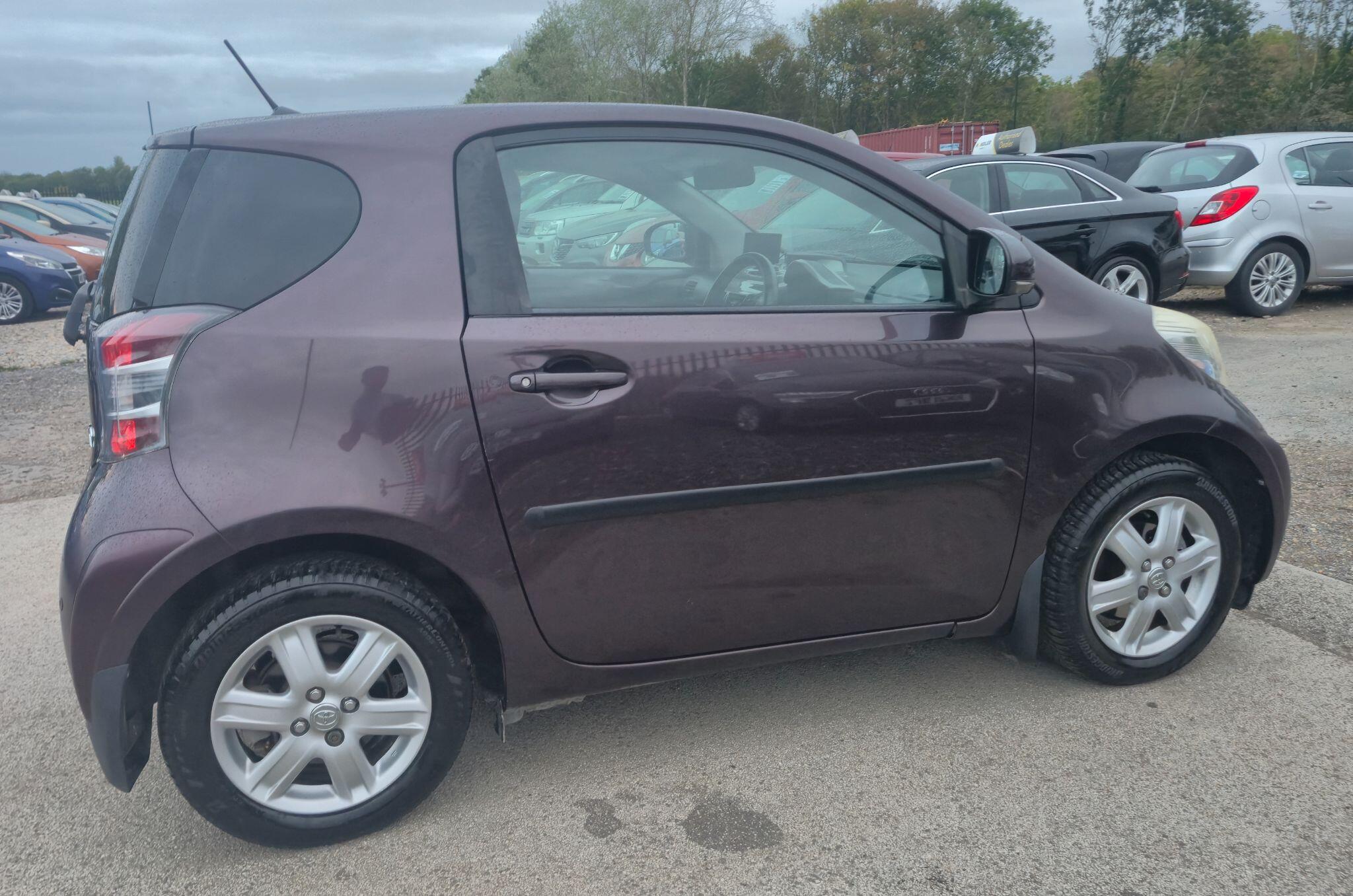 Toyota Iq view 7