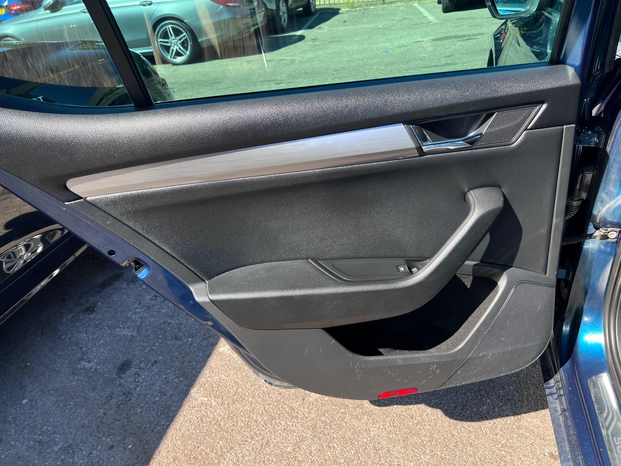 Skoda Superb view 33