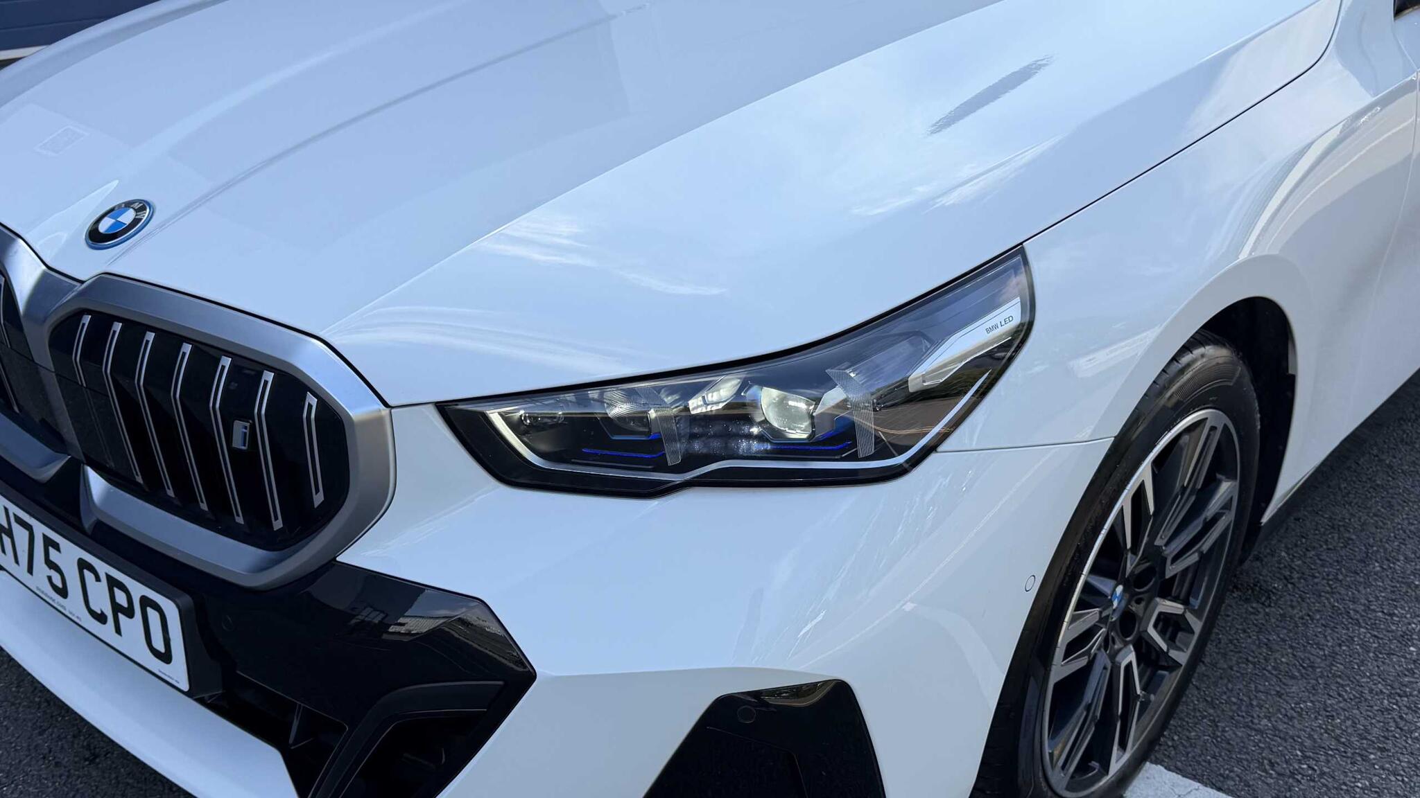 BMW i5 view 41