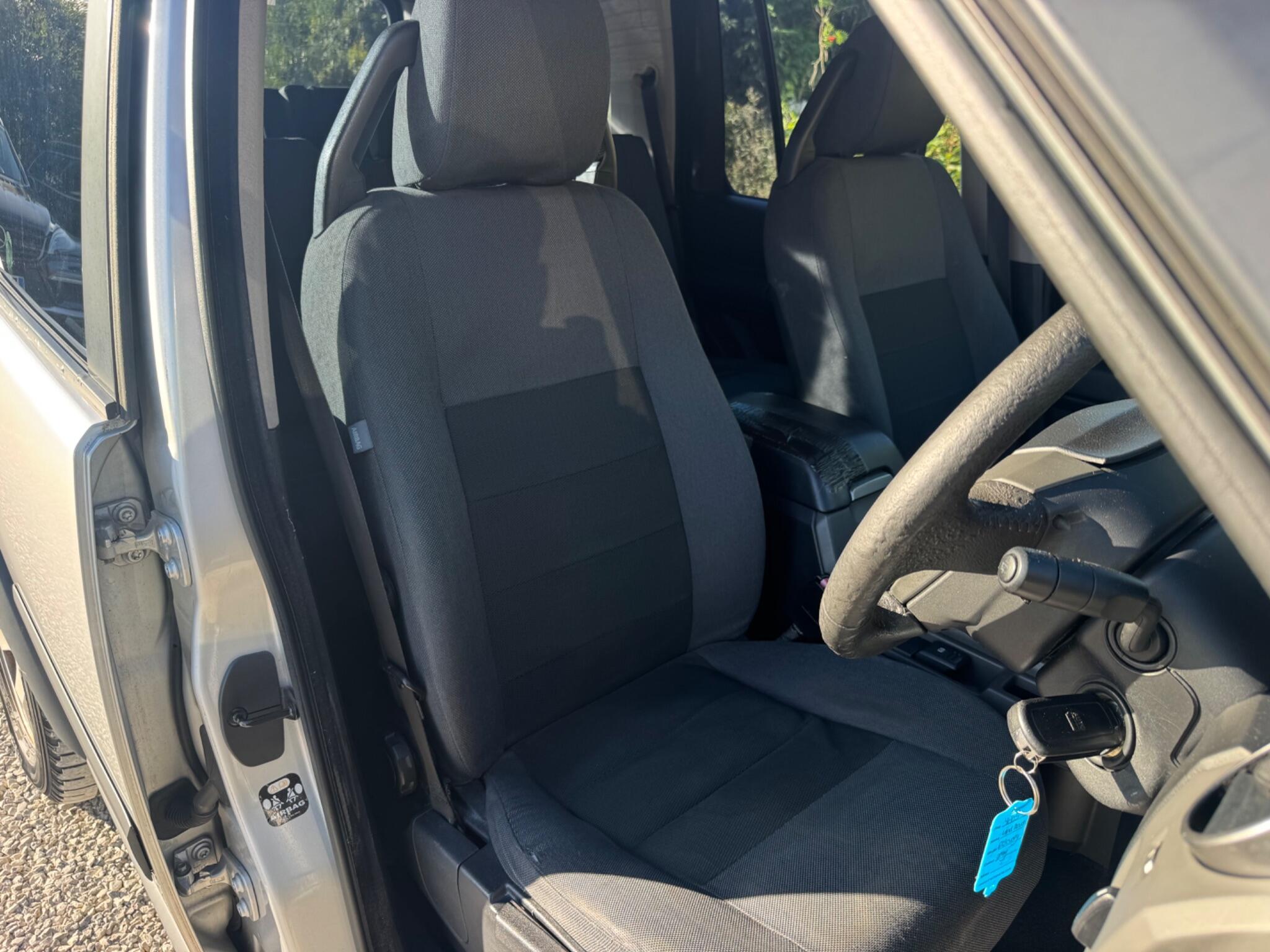 Land Rover Discovery view 17