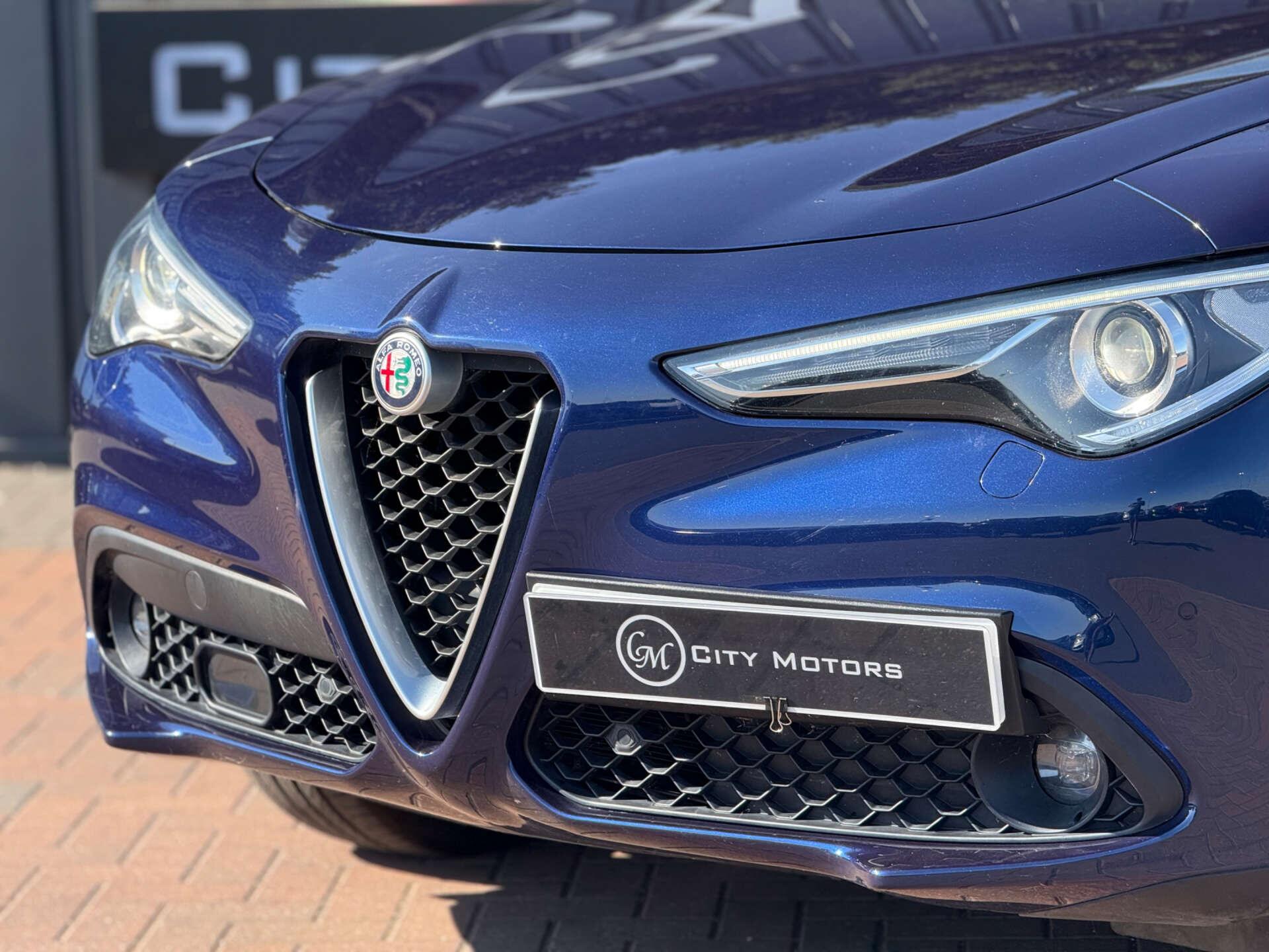 Alfa Romeo Stelvio view 4