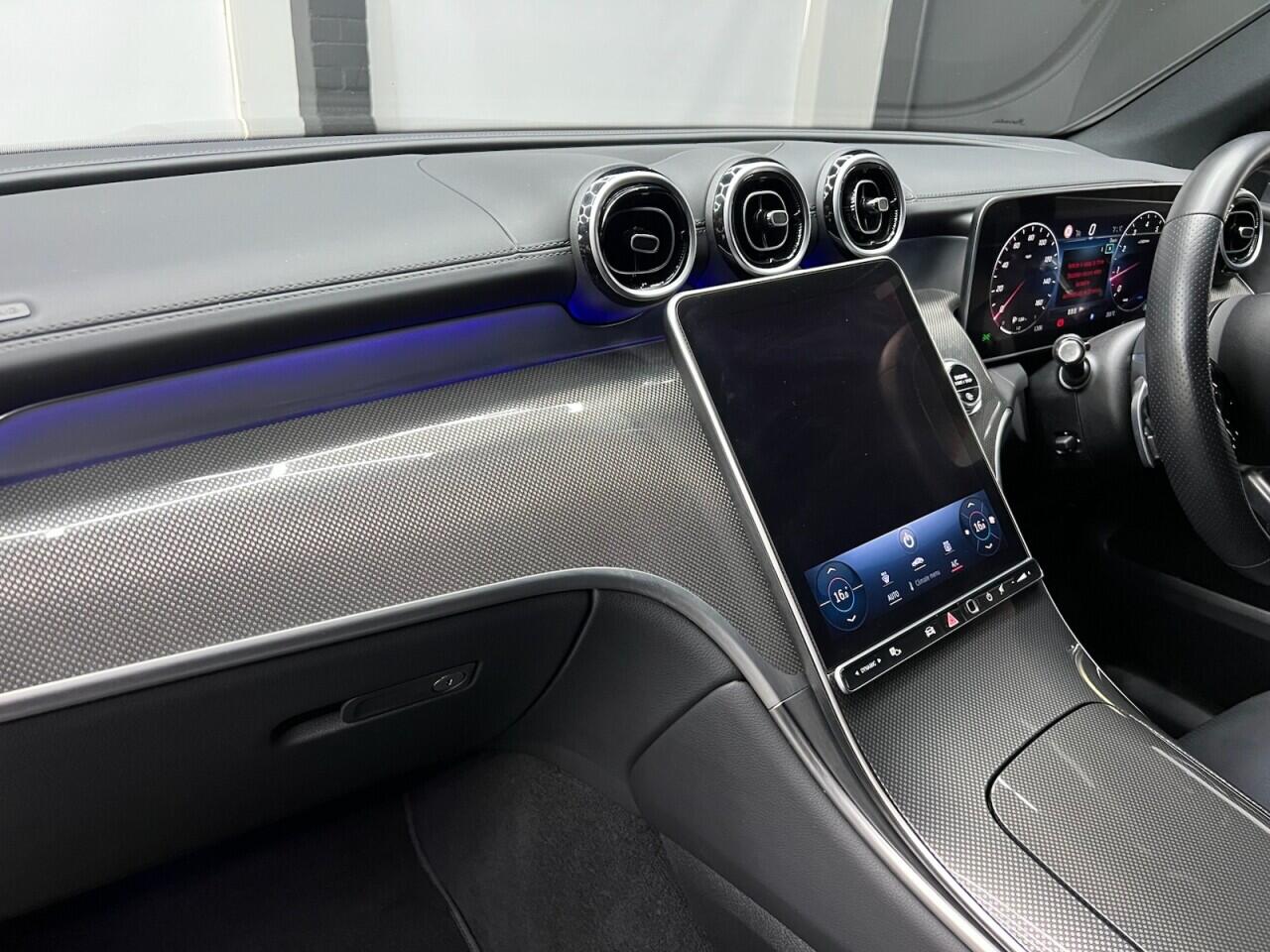 Mercedes-Benz GLC view 32