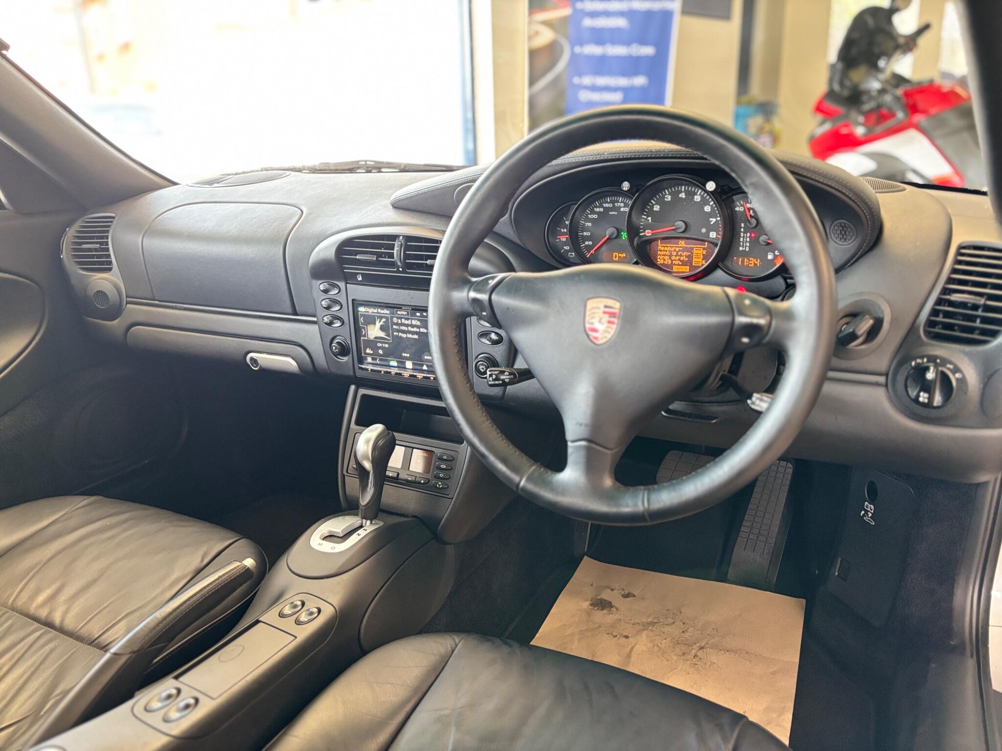 Porsche 911 view 19