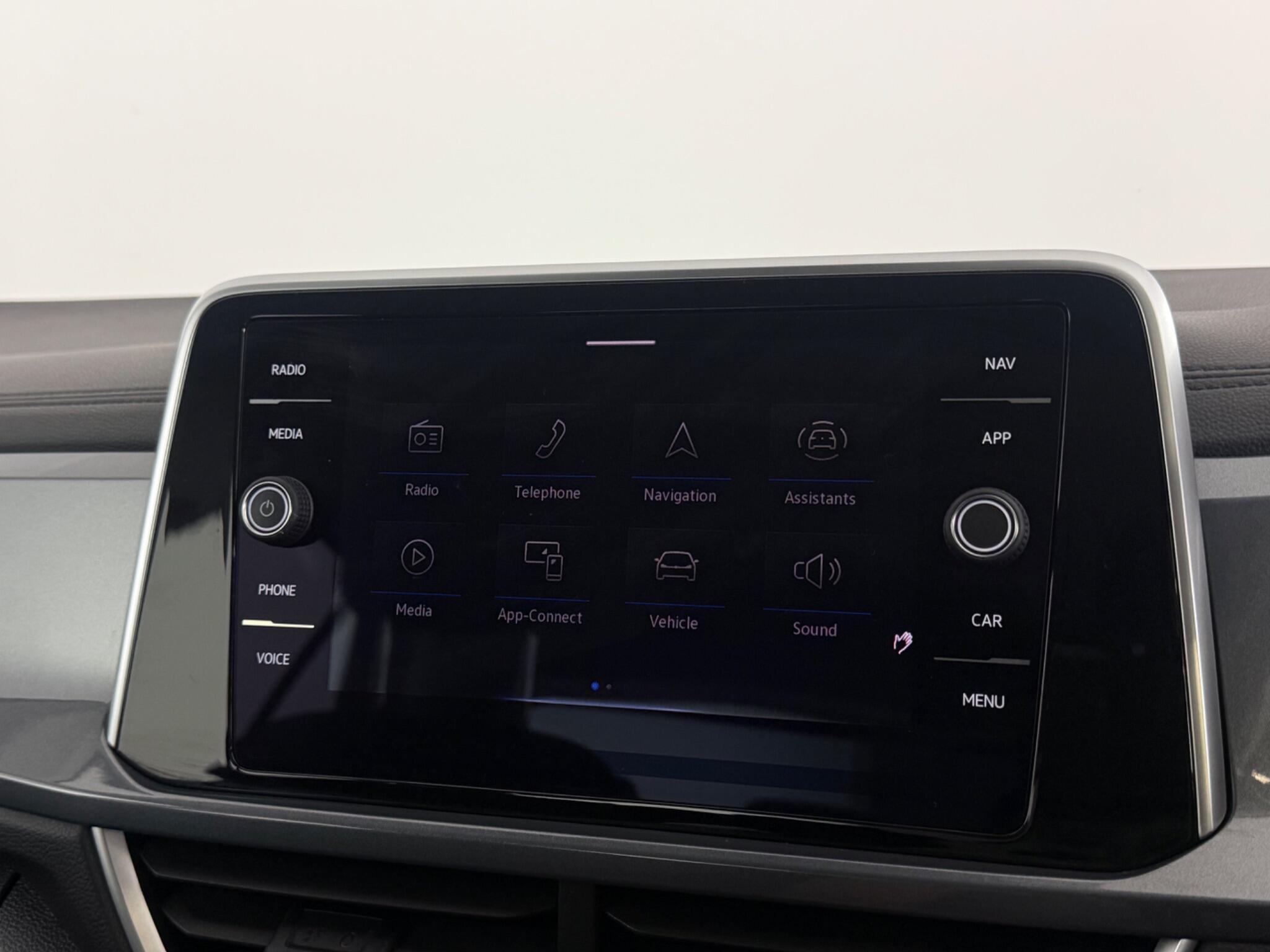Volkswagen T-Roc view 25