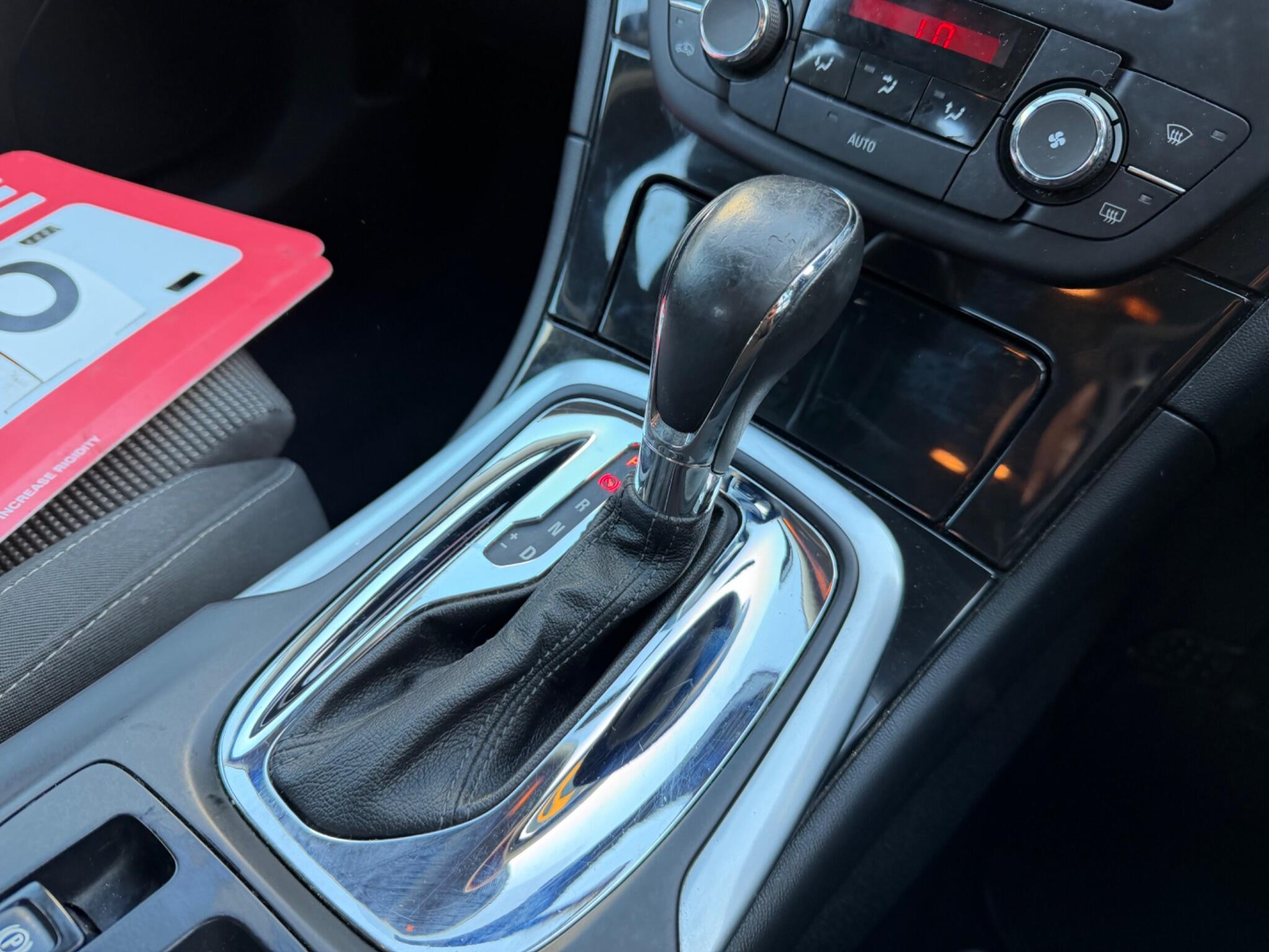 Vauxhall Insignia view 9
