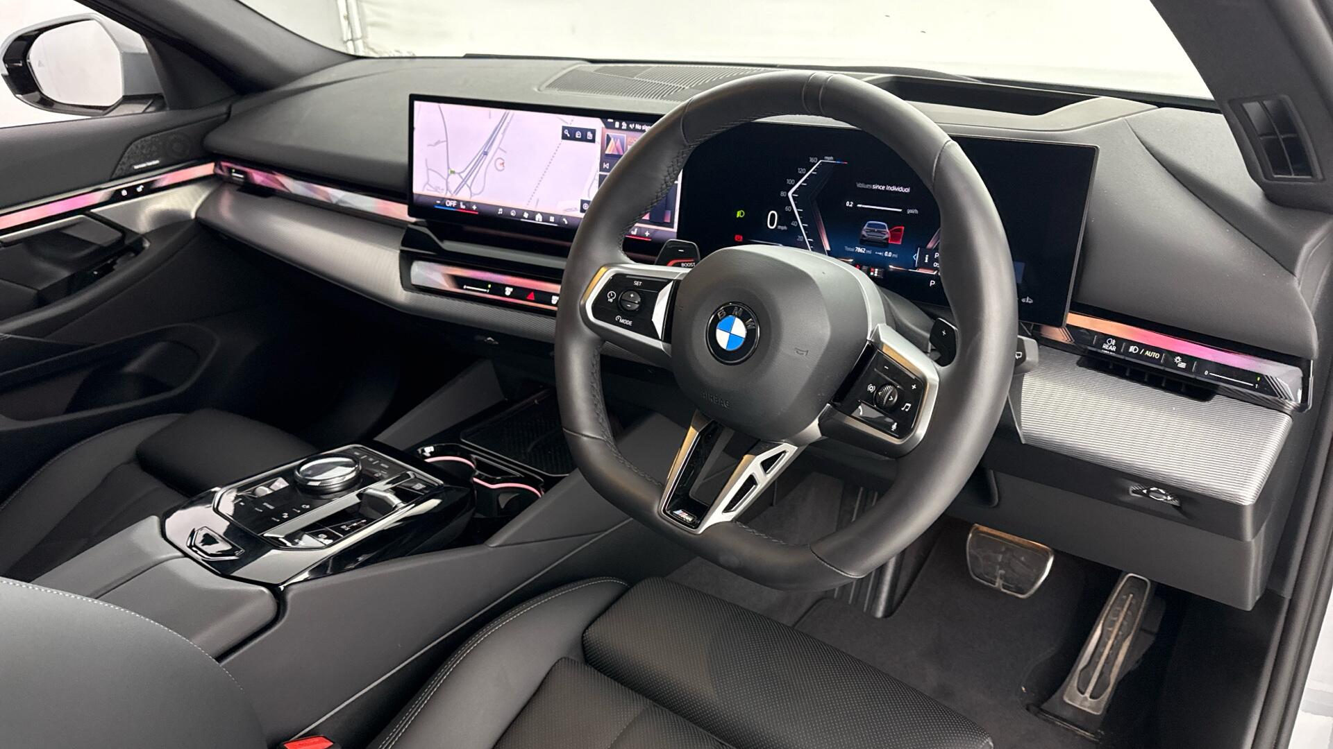 BMW 5 Series view 6