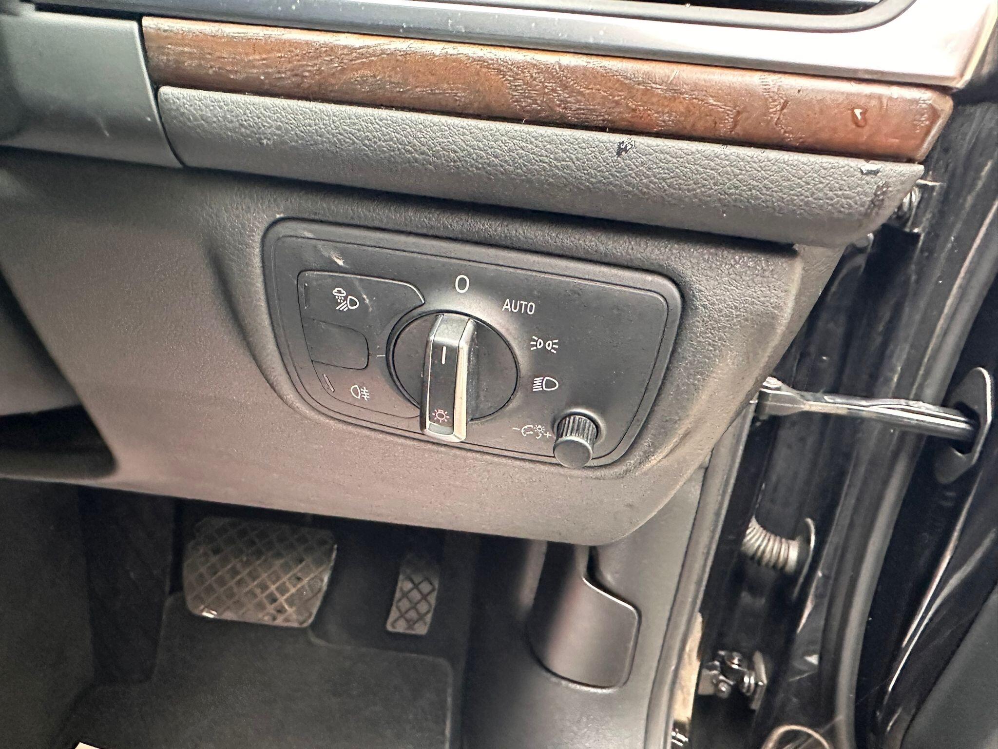 Audi A6 Avant view 21