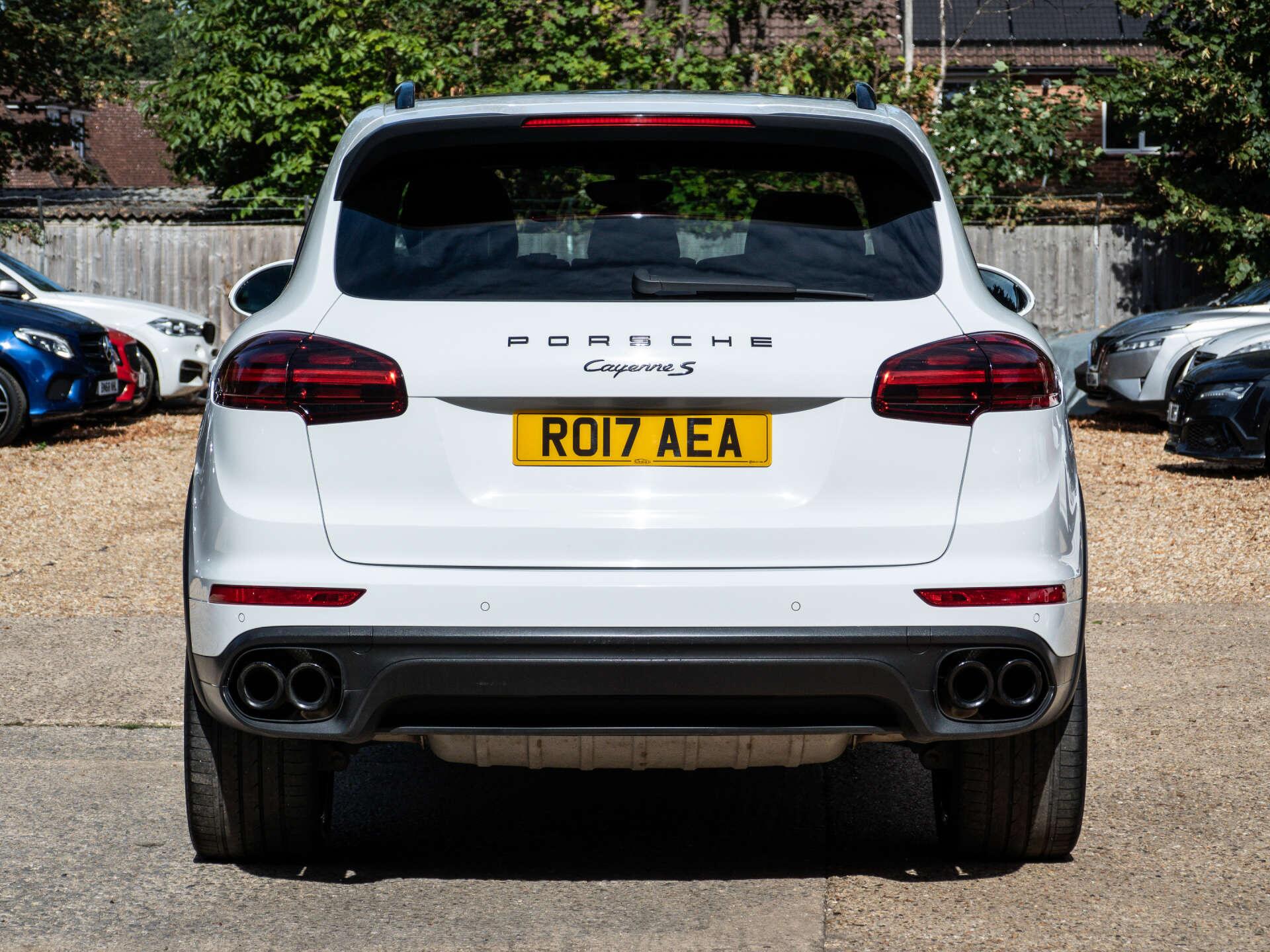 Porsche Cayenne view 15