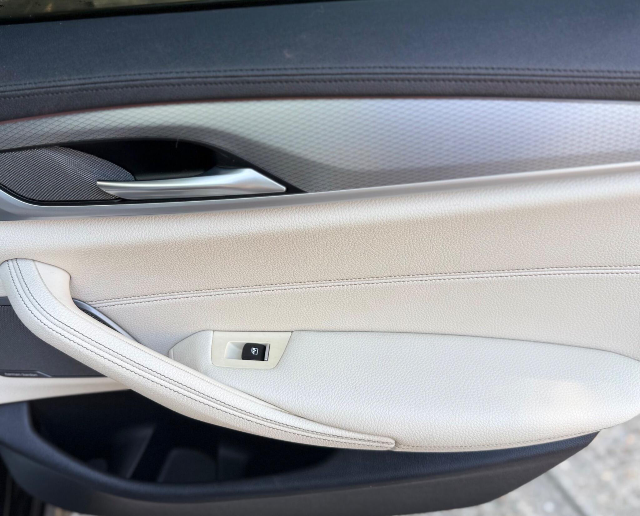BMW 5 Series view 22