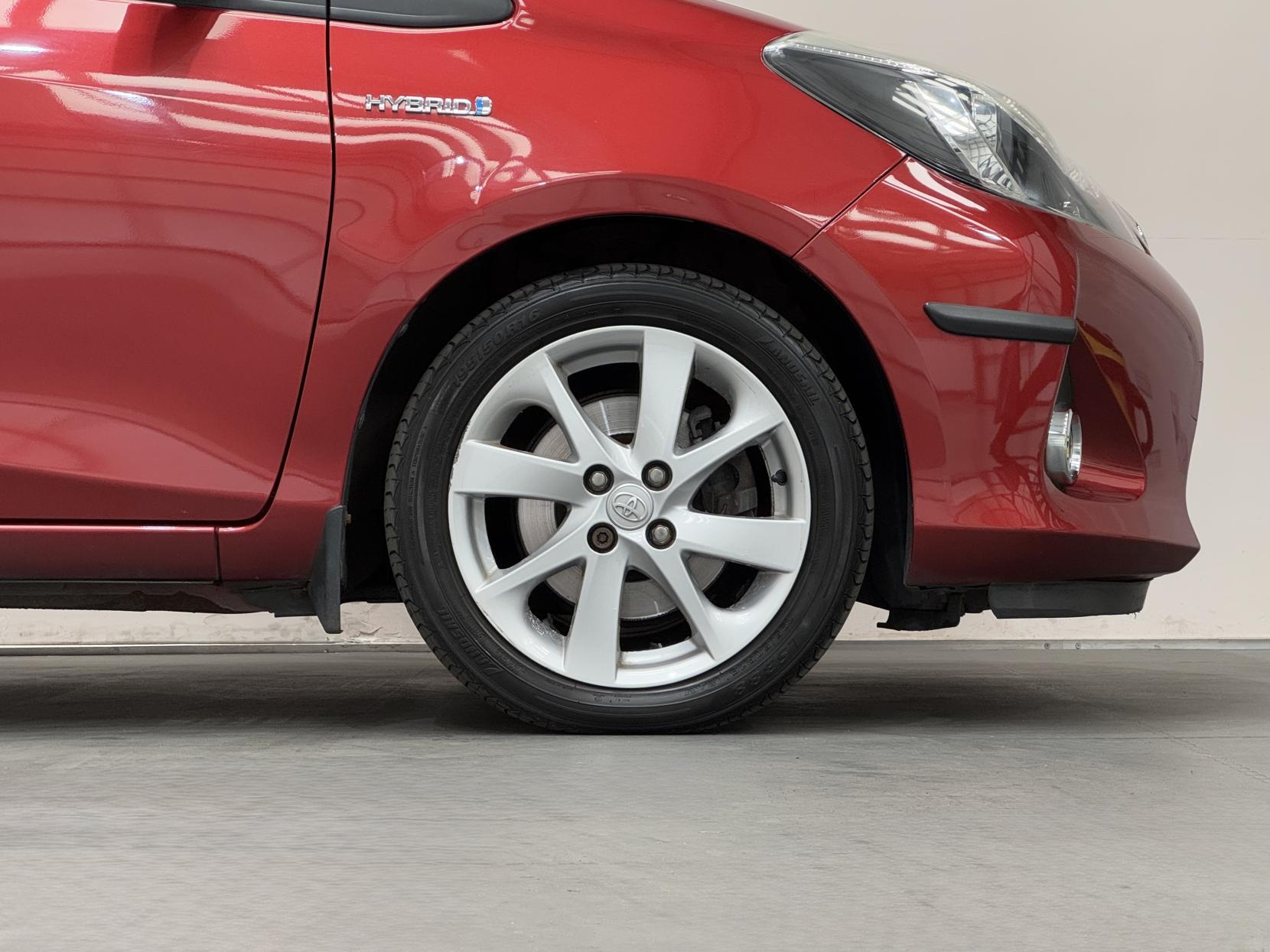 Toyota Yaris view 16
