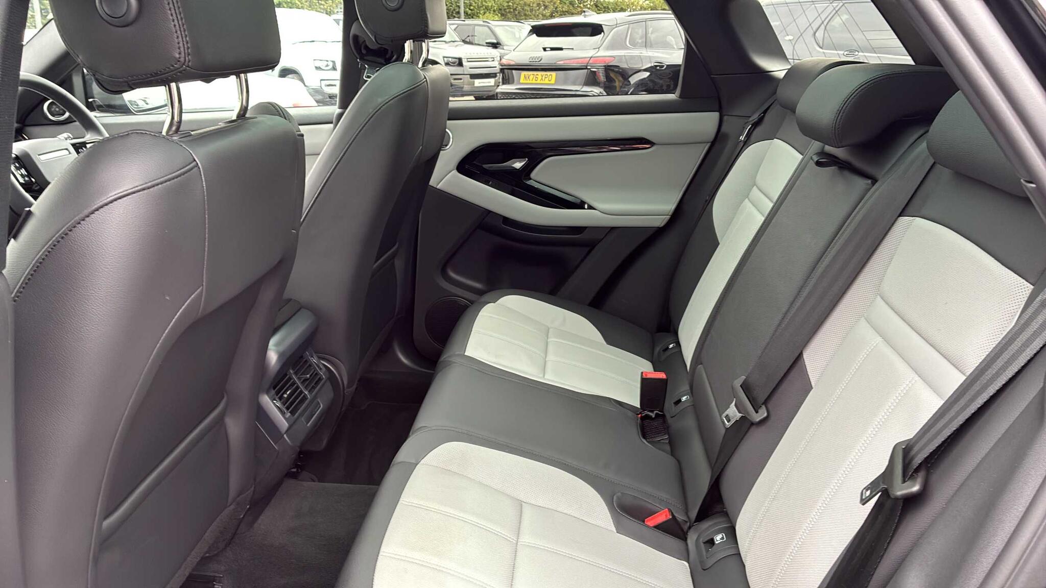 Land Rover Range Rover Evoque view 4