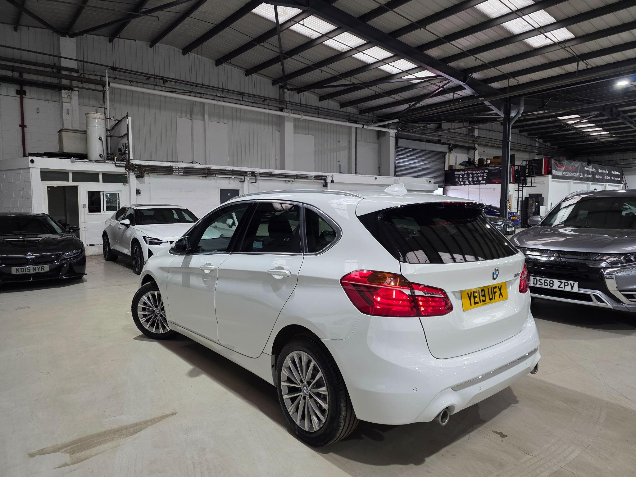 BMW 2 Series Active Tourer view 30