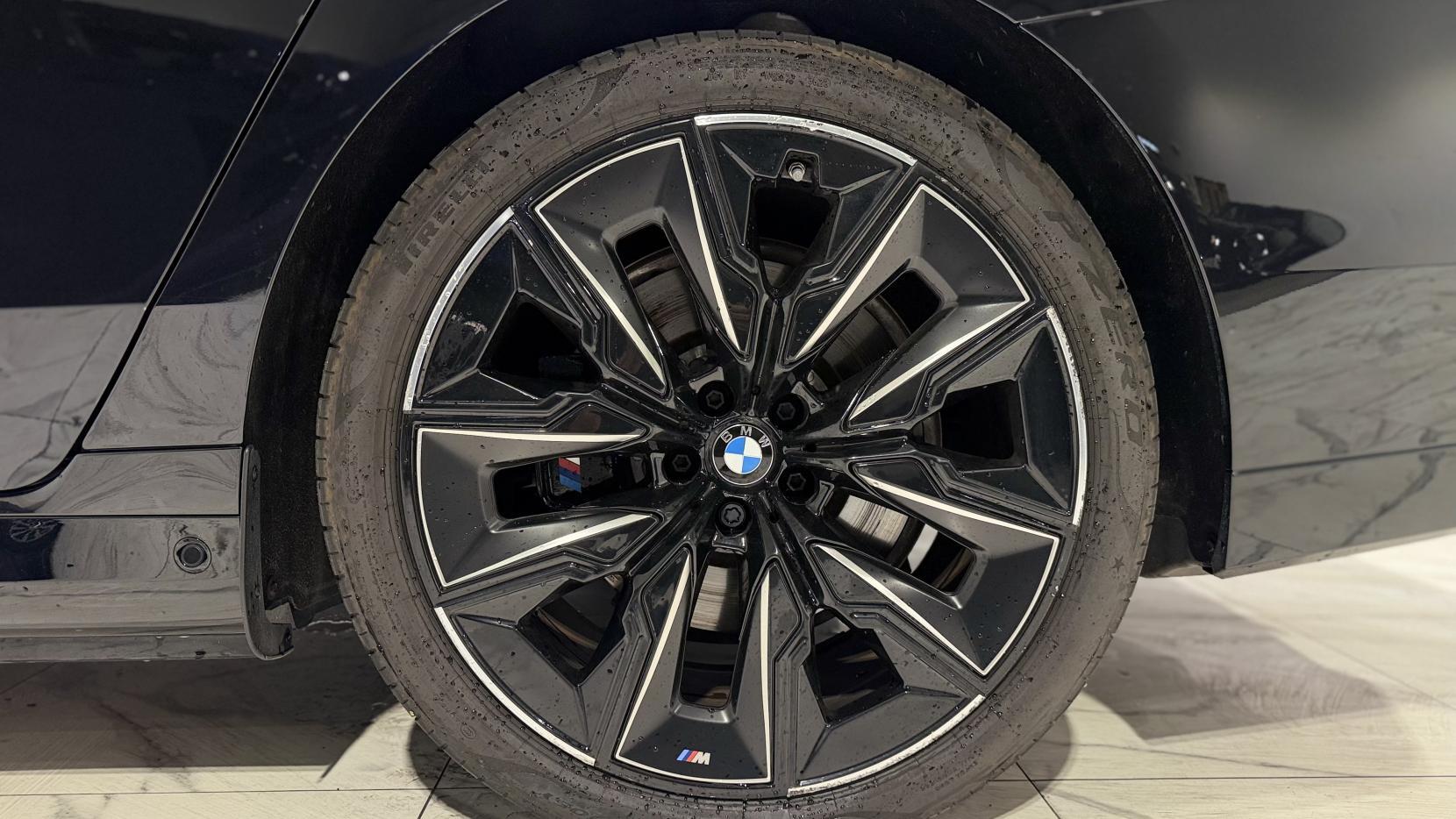 BMW i7 view 68