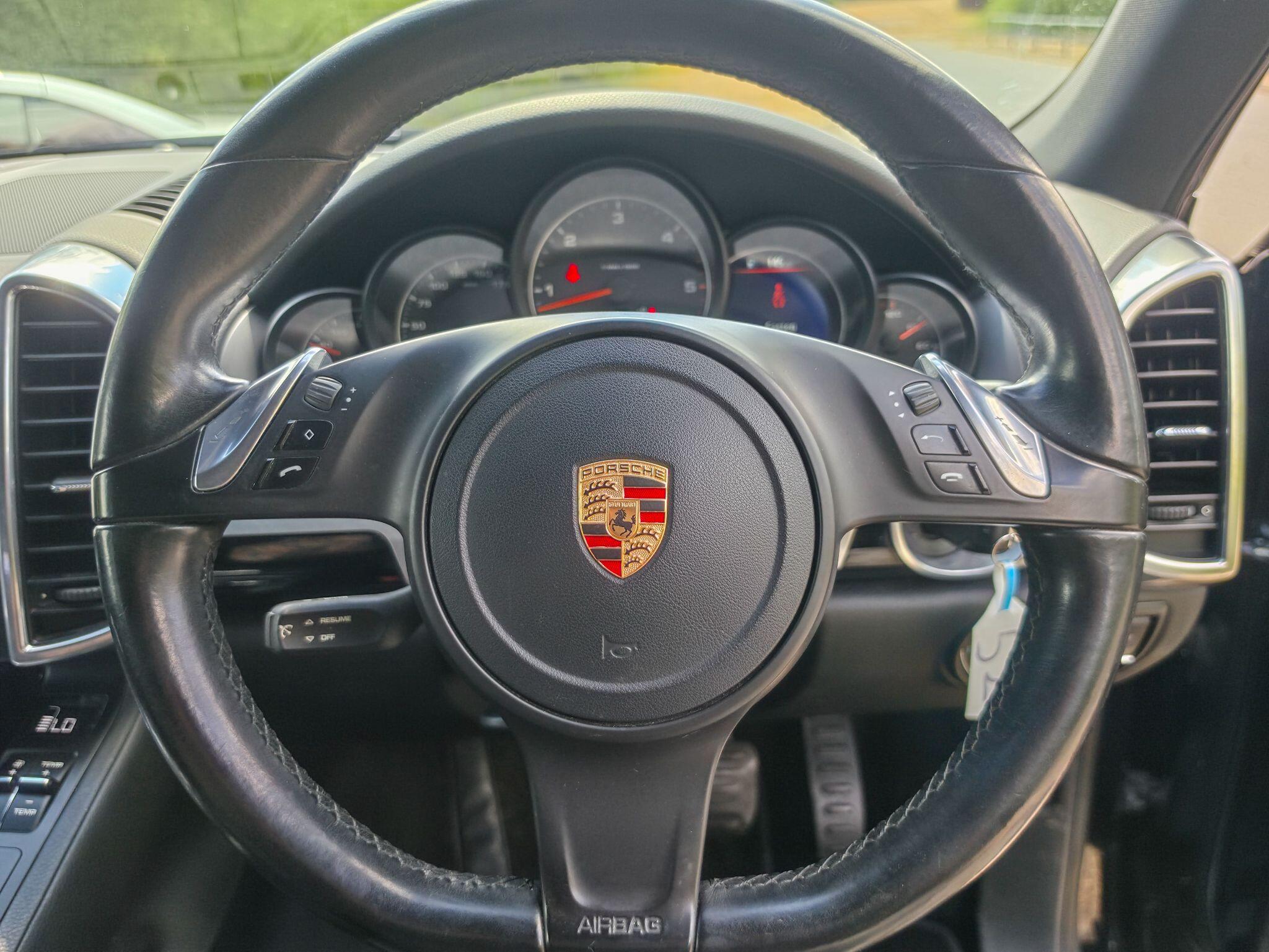 Porsche Cayenne view 7