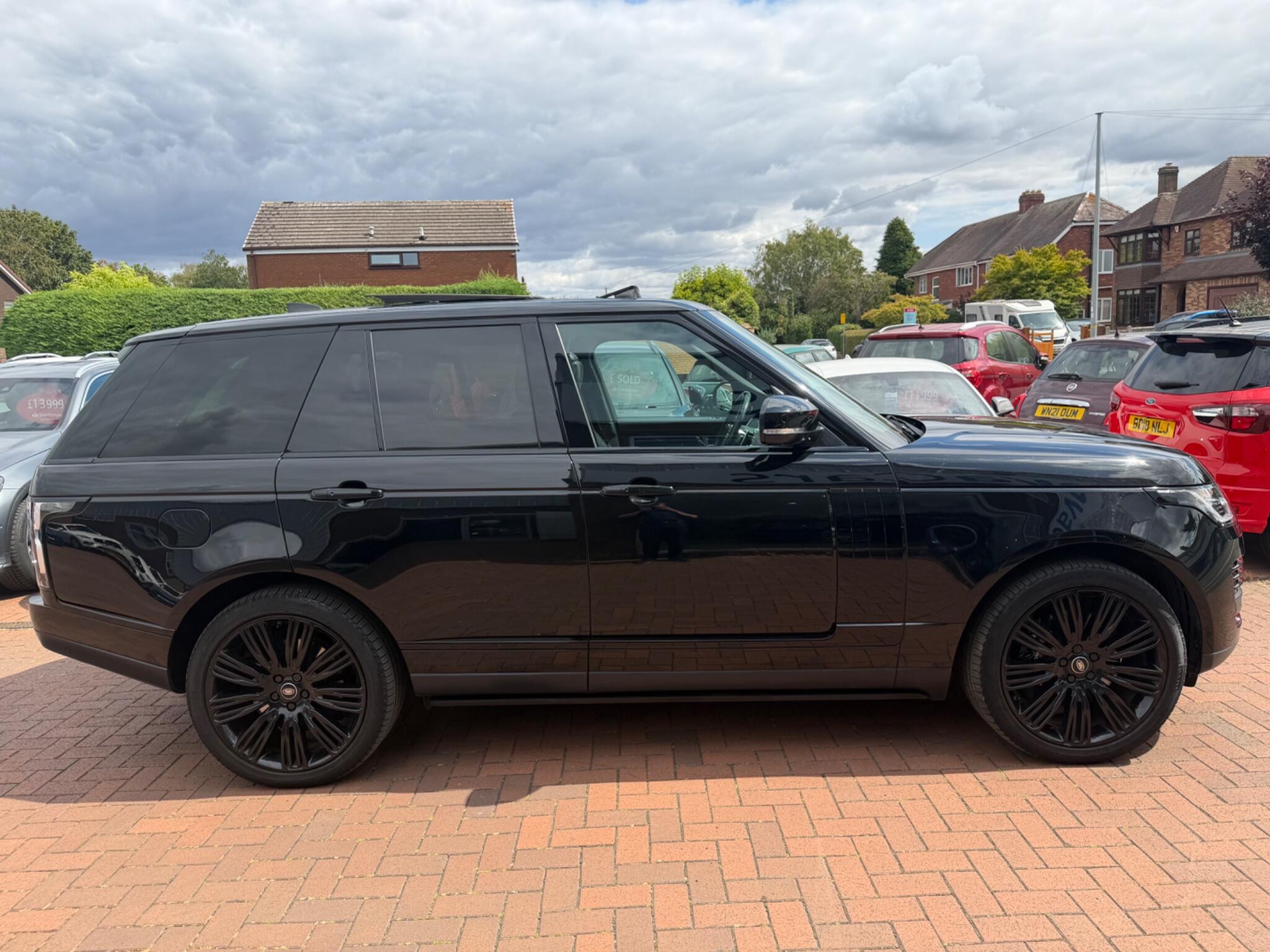Land Rover Range Rover view 21