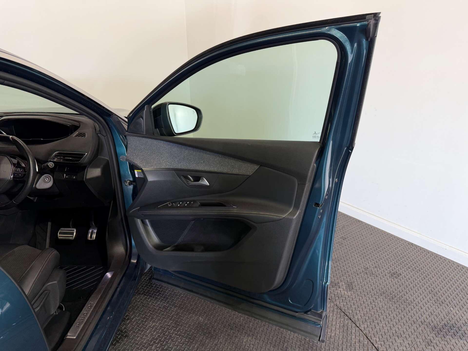 Peugeot 5008 view 28
