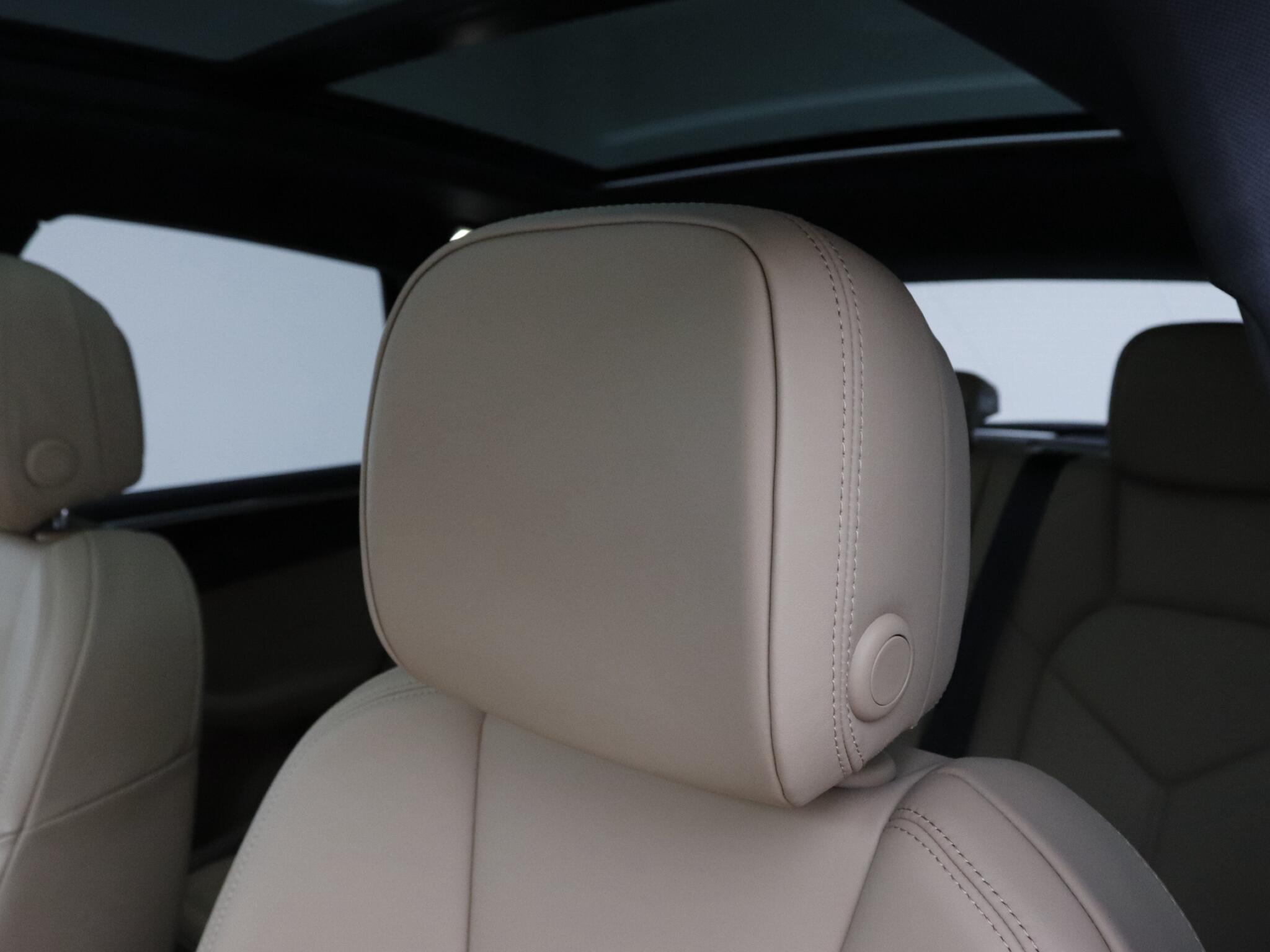 Porsche Macan view 15