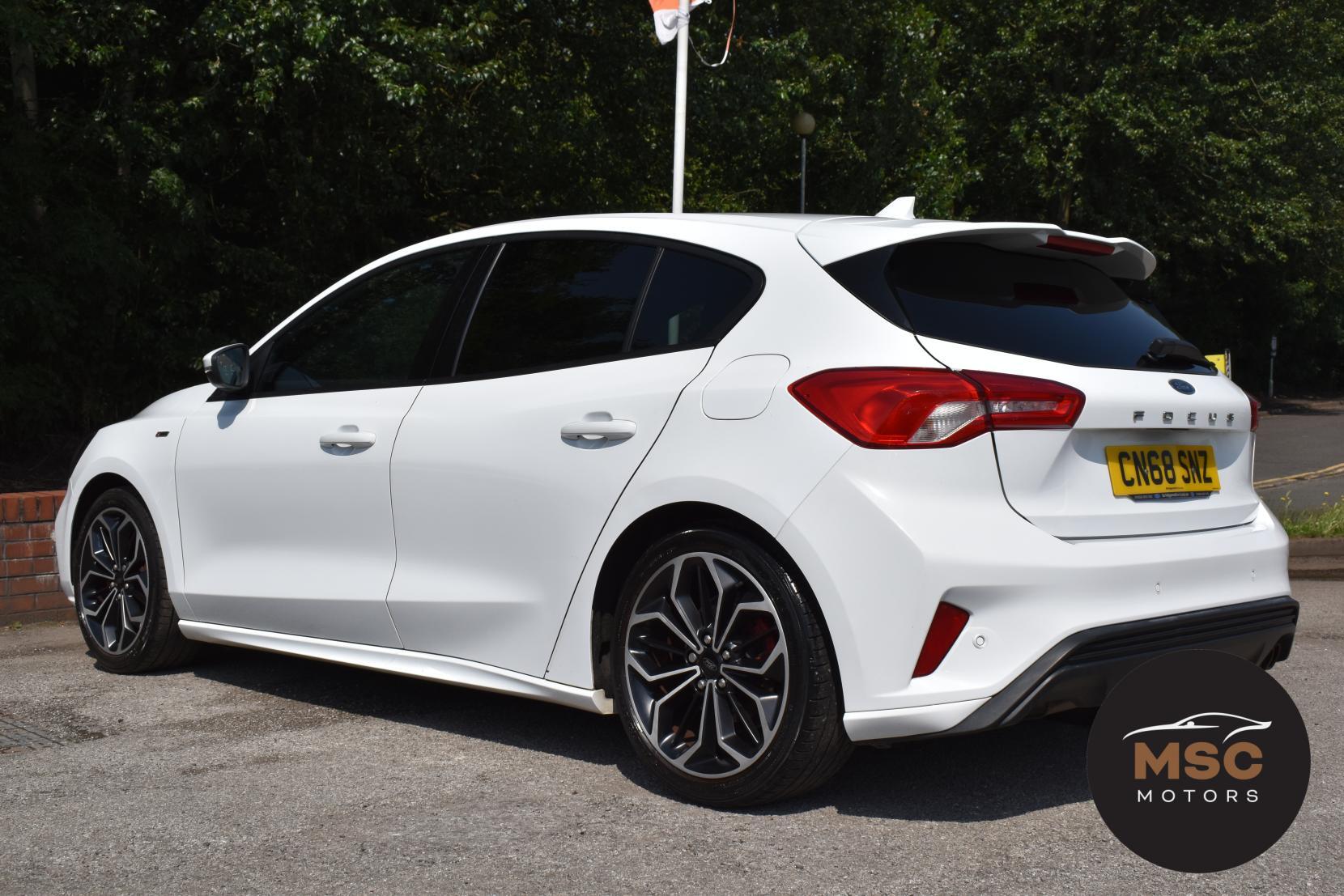 Ford Focus view 14