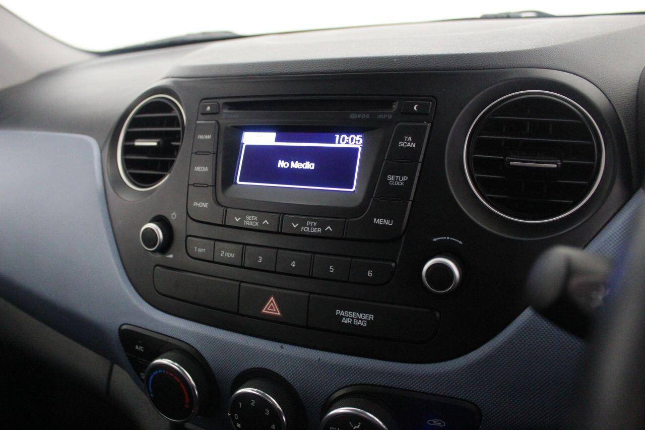 Hyundai i10 view 34