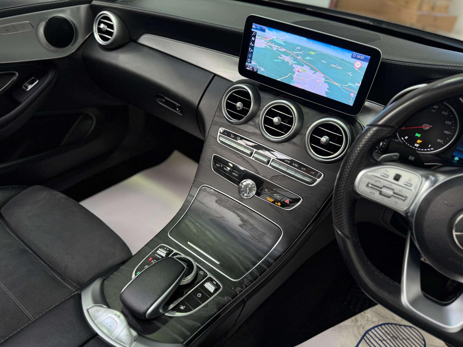 Mercedes-Benz C-Class view 29