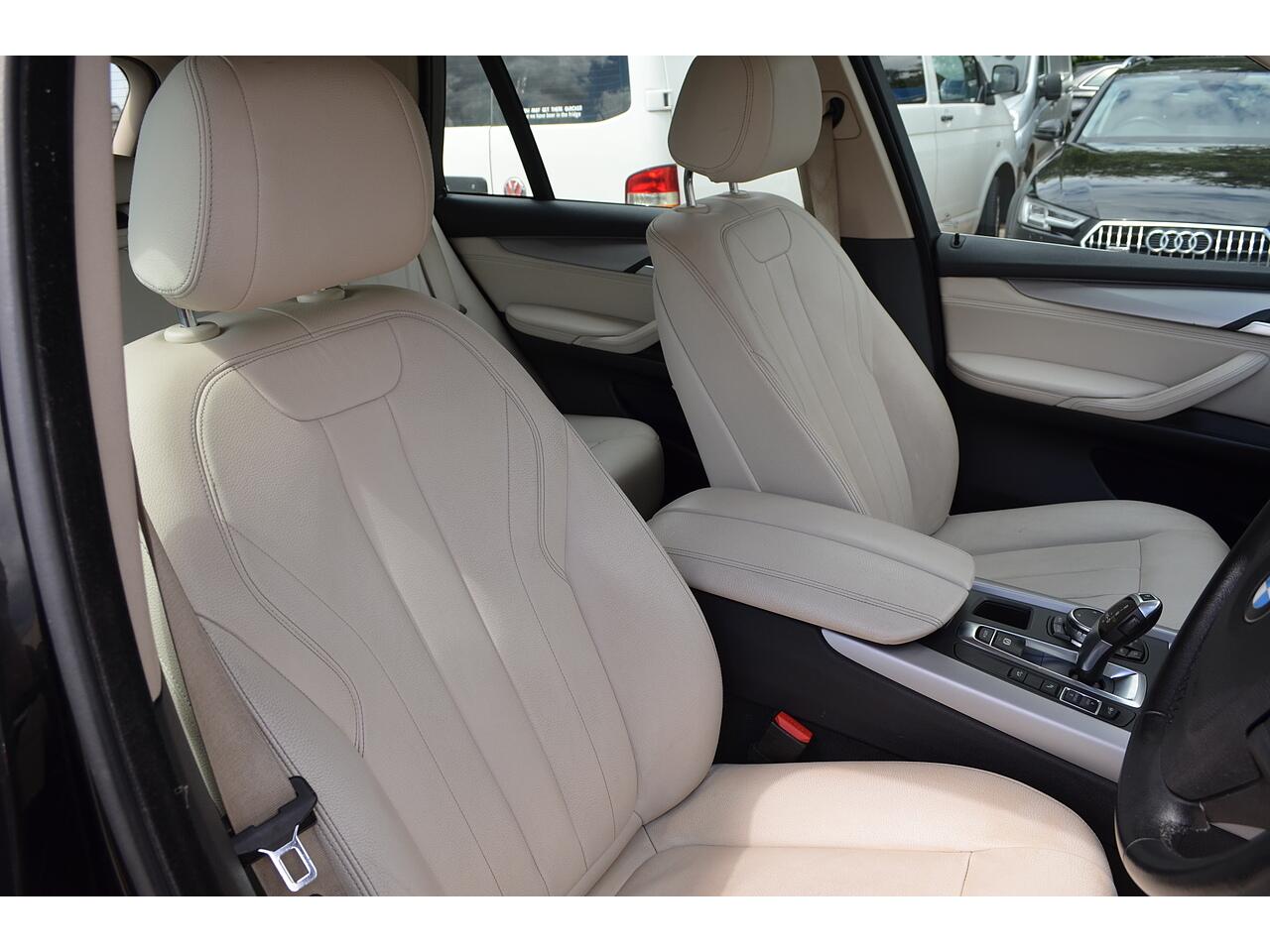 BMW X5 view 33