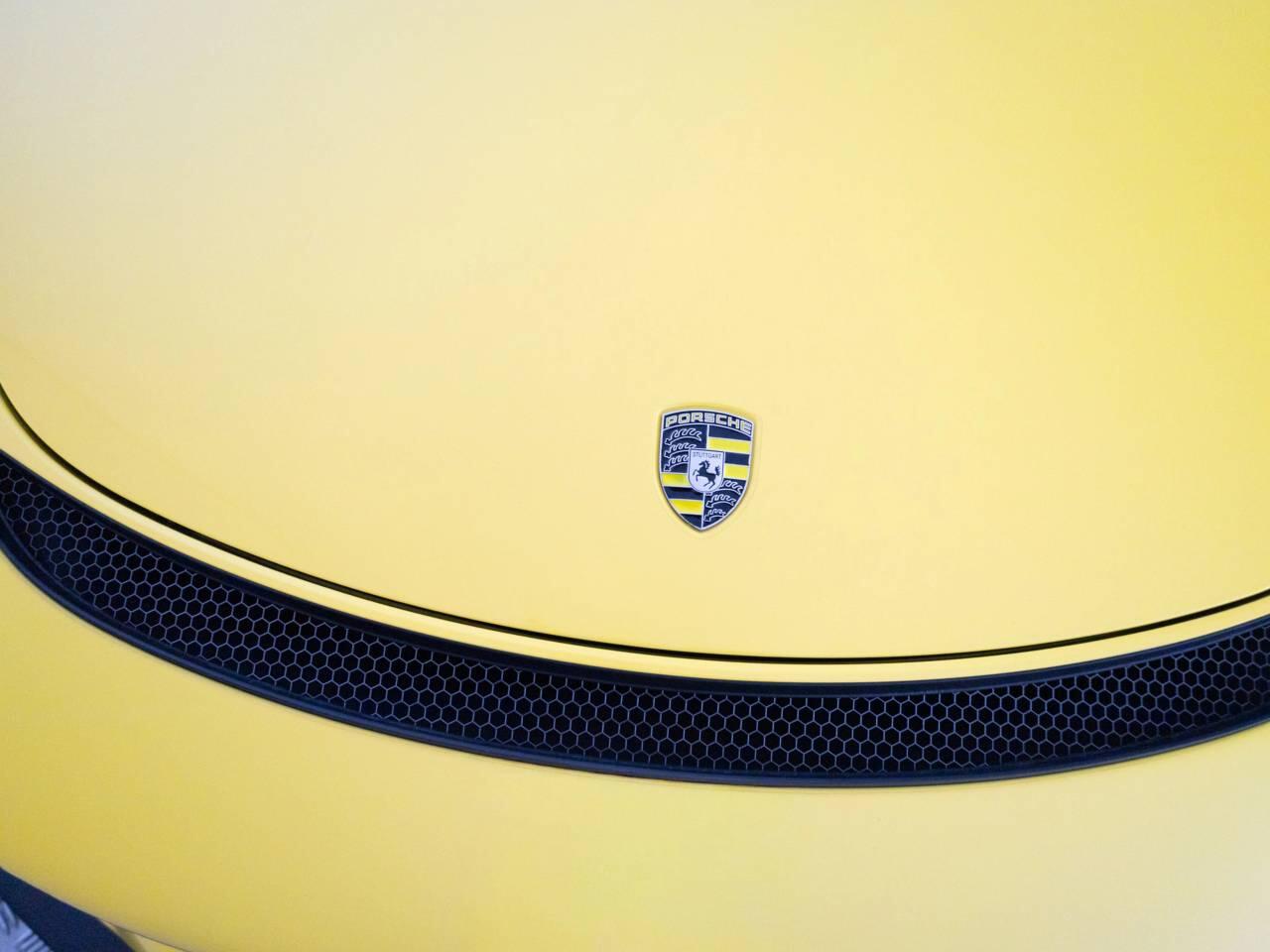 Porsche Cayman view 9