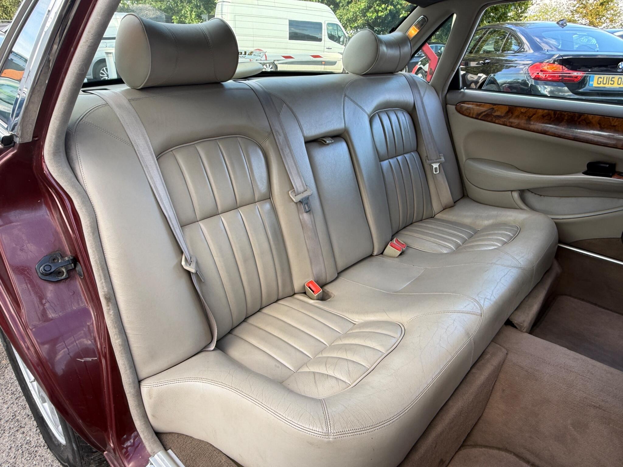 Jaguar XJ - Image 22