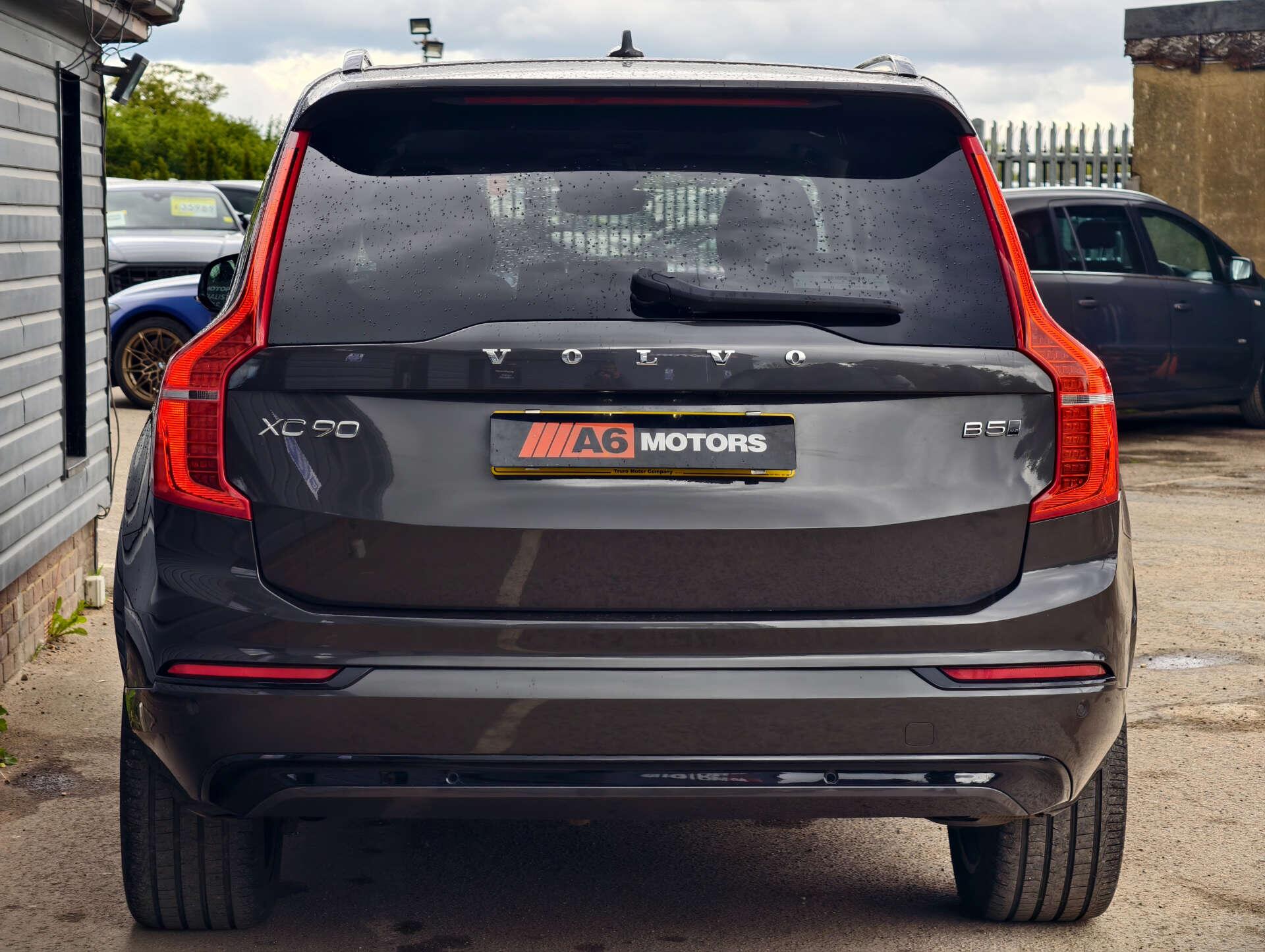 Volvo XC90 view 16