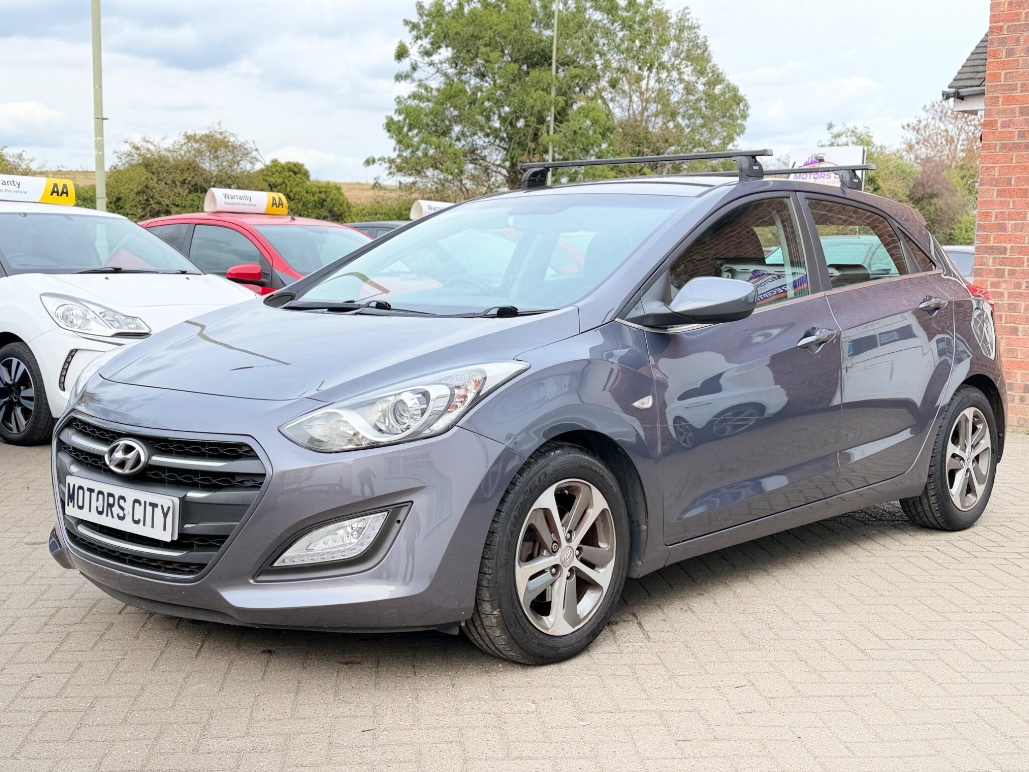 Hyundai i30 view 3