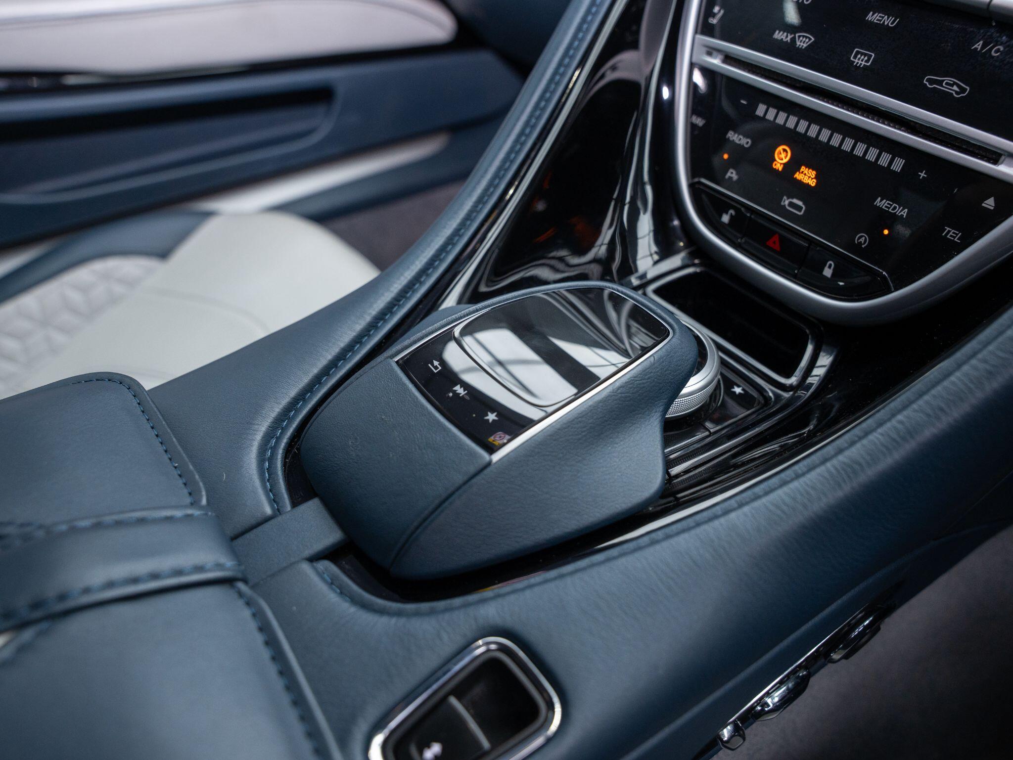 Aston Martin DBS view 26