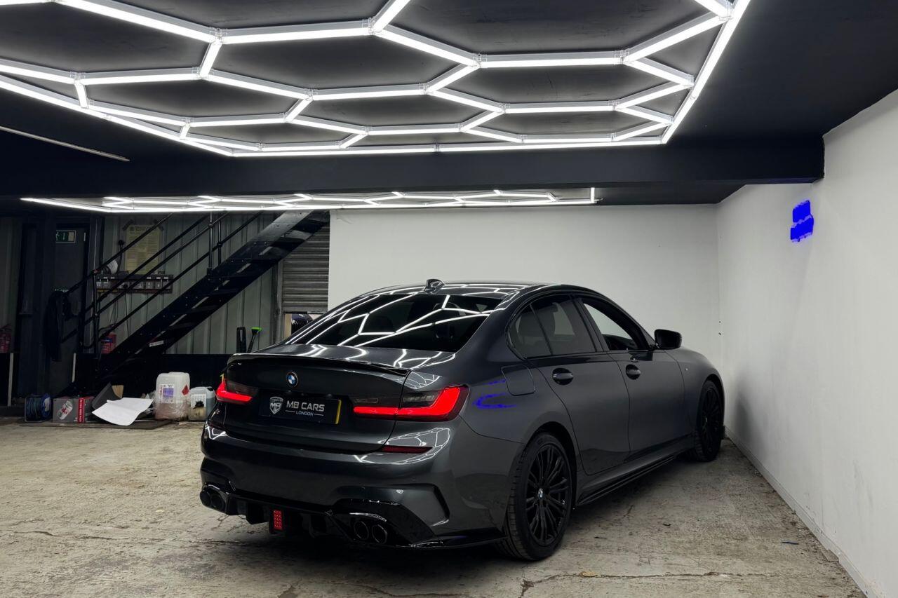 BMW 3 Series view 40