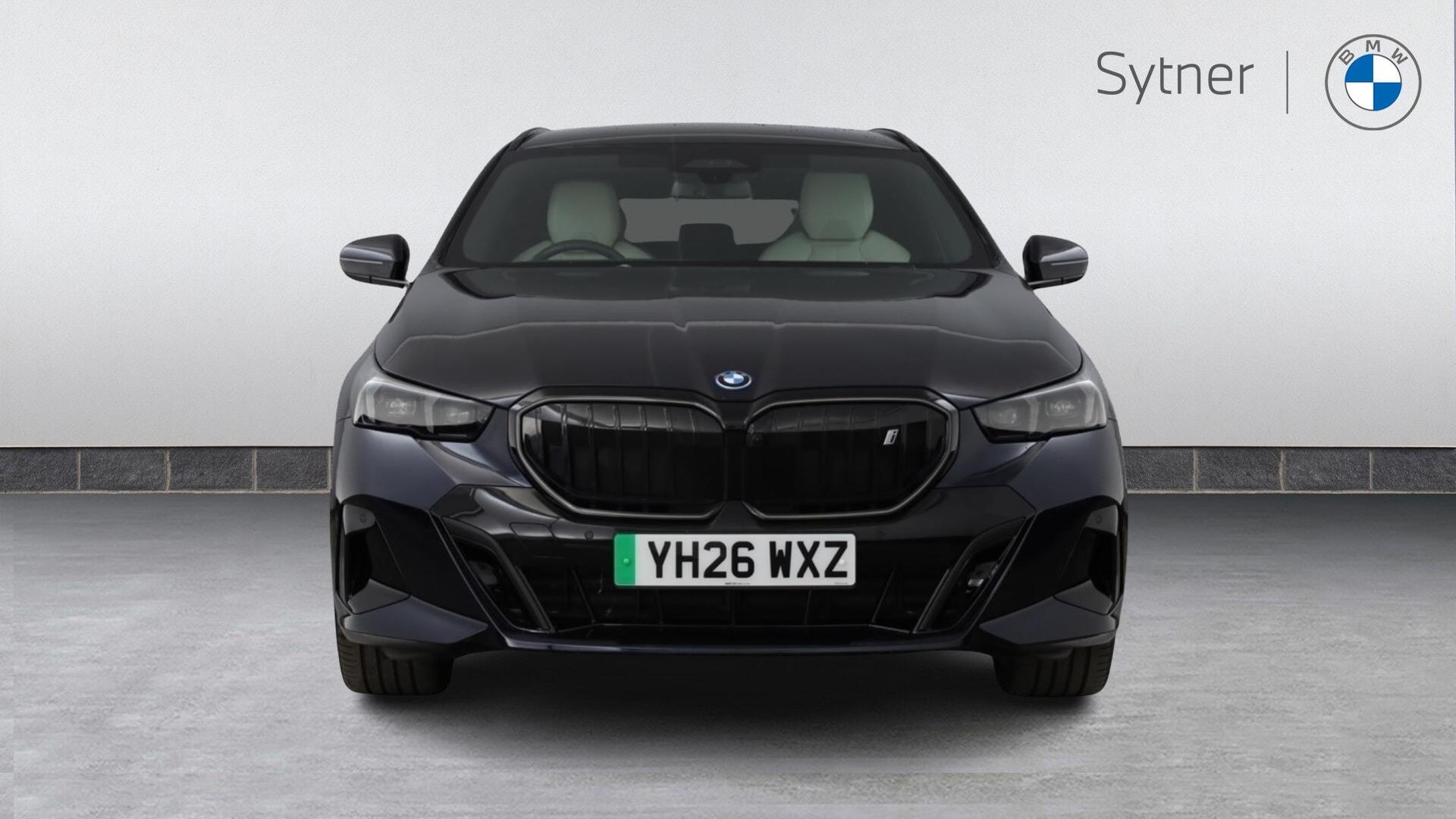 BMW i5 view 16