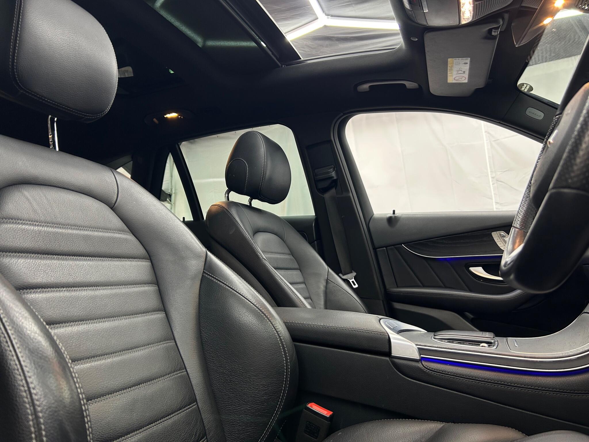 Mercedes-Benz GLC view 22