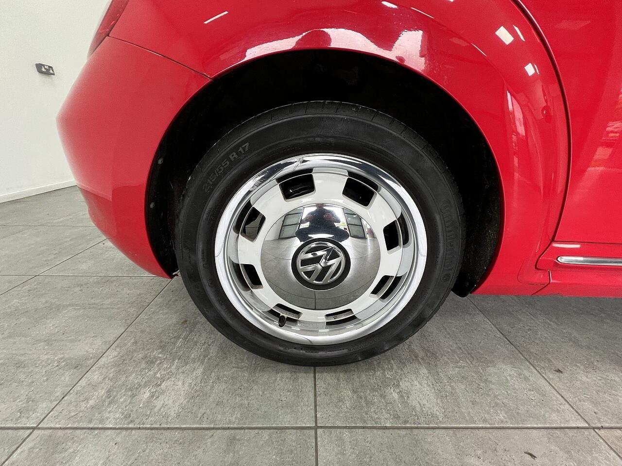Volkswagen Beetle view 19